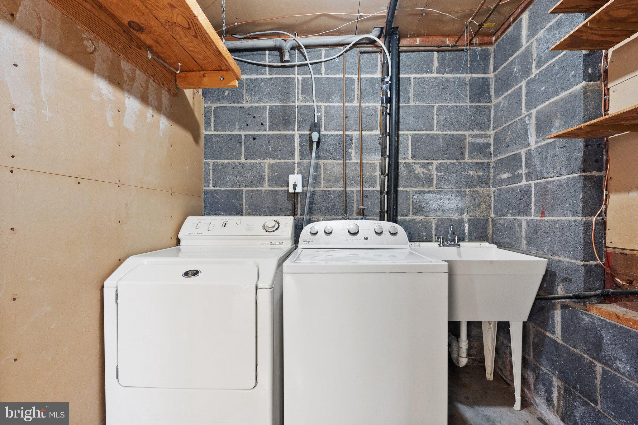 COUNTRY CLUB HILLS - Residential