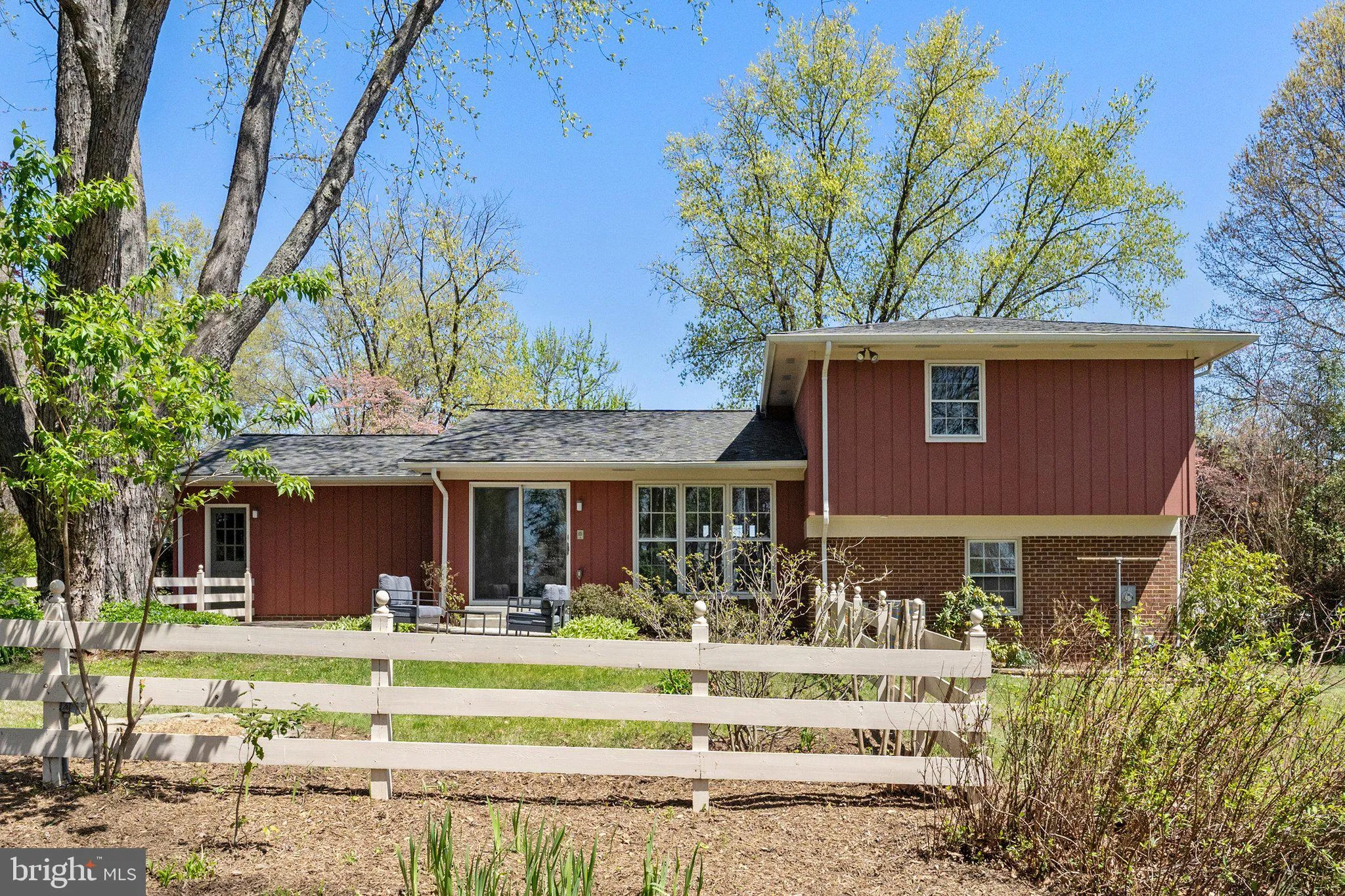 Purcellville, Virginia 20132, United States, 5 Bedrooms Bedrooms, ,3 BathroomsBathrooms,Residential,Contingent,112793