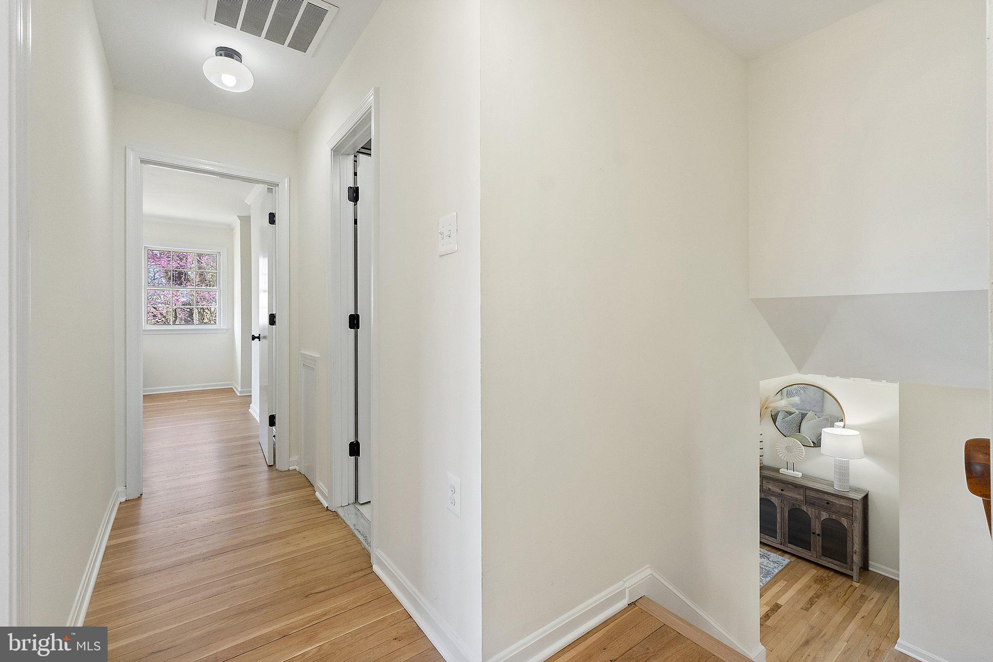 COUNTRY CLUB HILLS - Residential