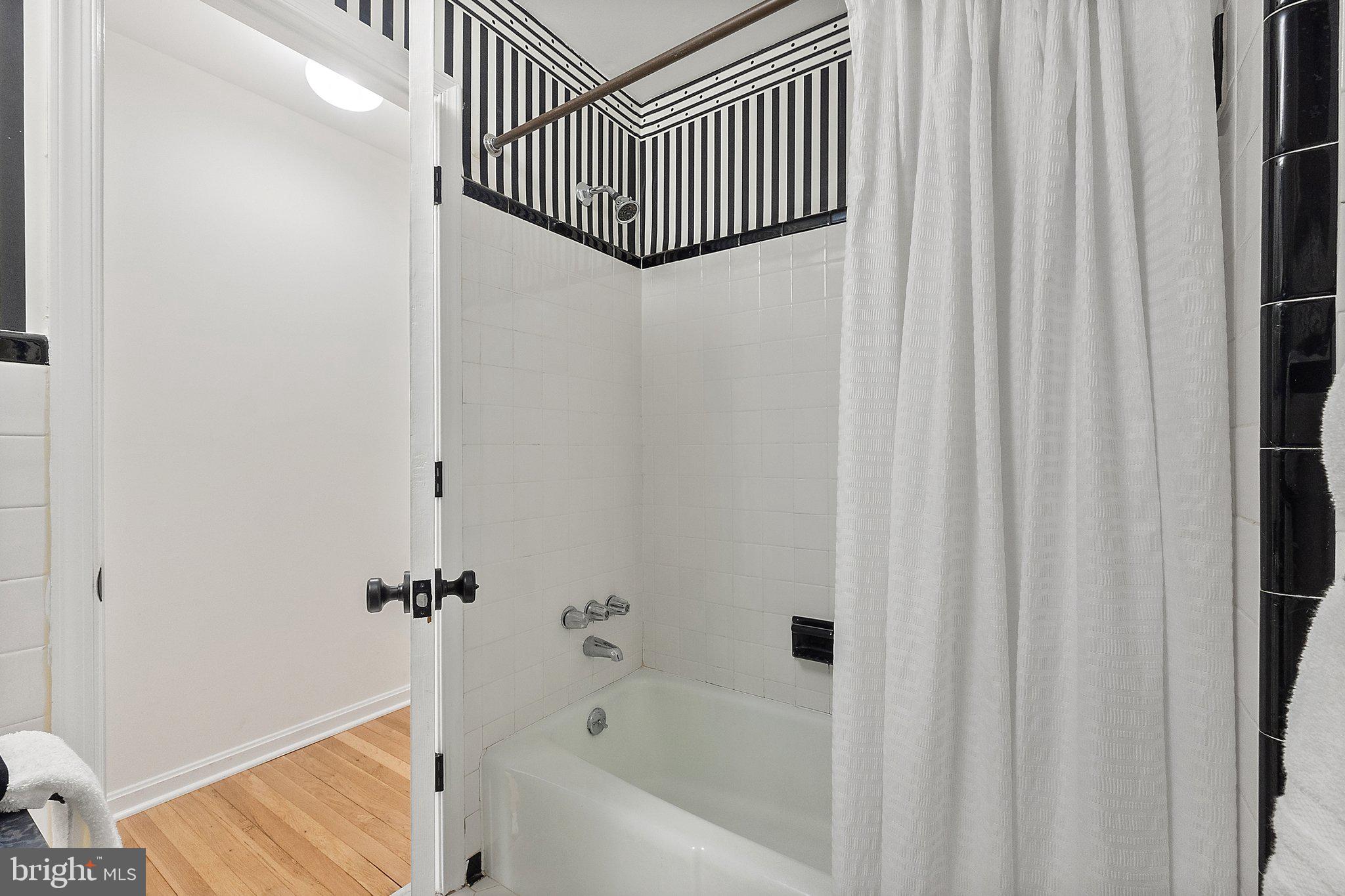 COUNTRY CLUB HILLS - Residential