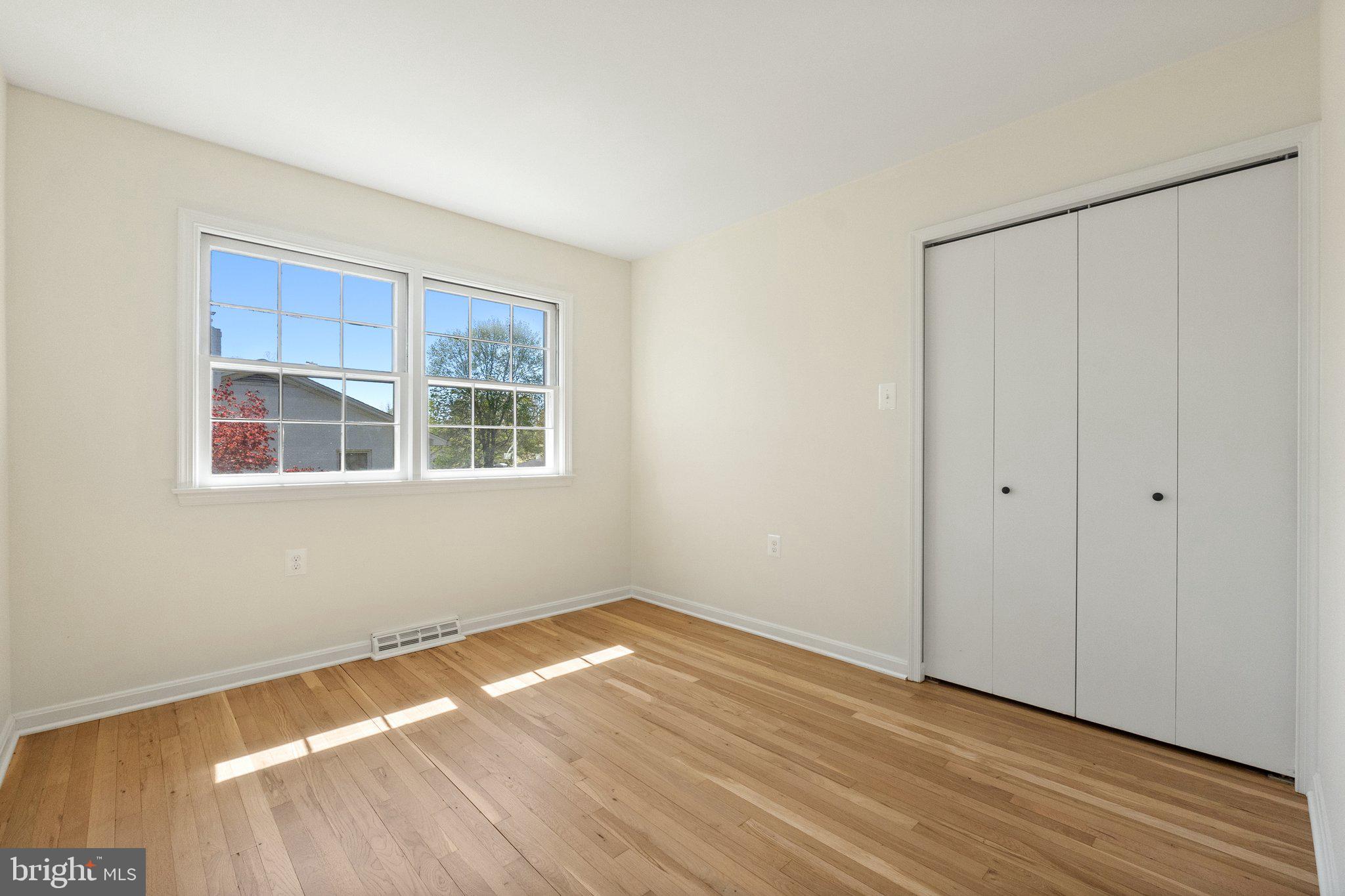 COUNTRY CLUB HILLS - Residential