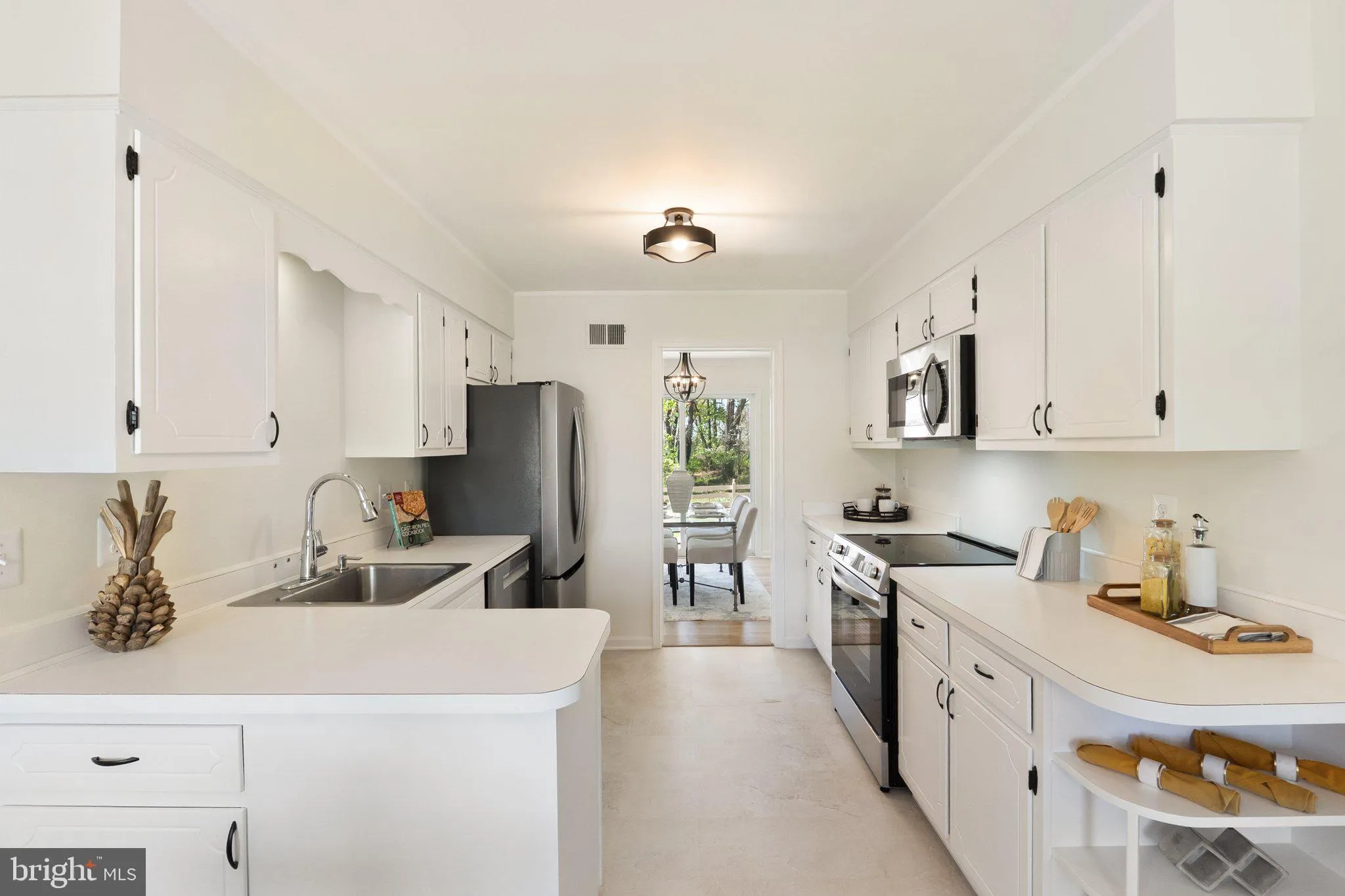 Purcellville, Virginia 20132, United States, 5 Bedrooms Bedrooms, ,3 BathroomsBathrooms,Residential,Contingent,112793