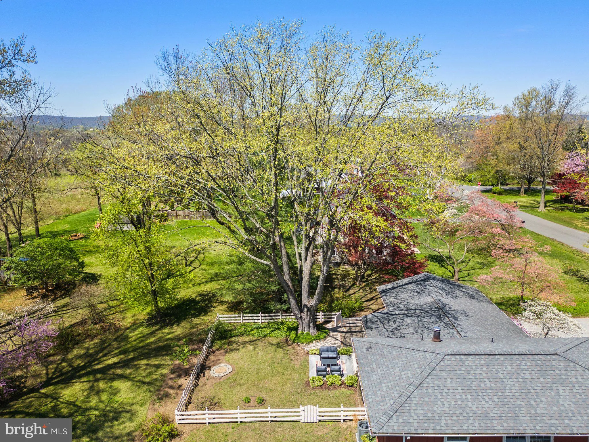 Purcellville, Virginia 20132, United States, 5 Bedrooms Bedrooms, ,3 BathroomsBathrooms,Residential,Contingent,112793