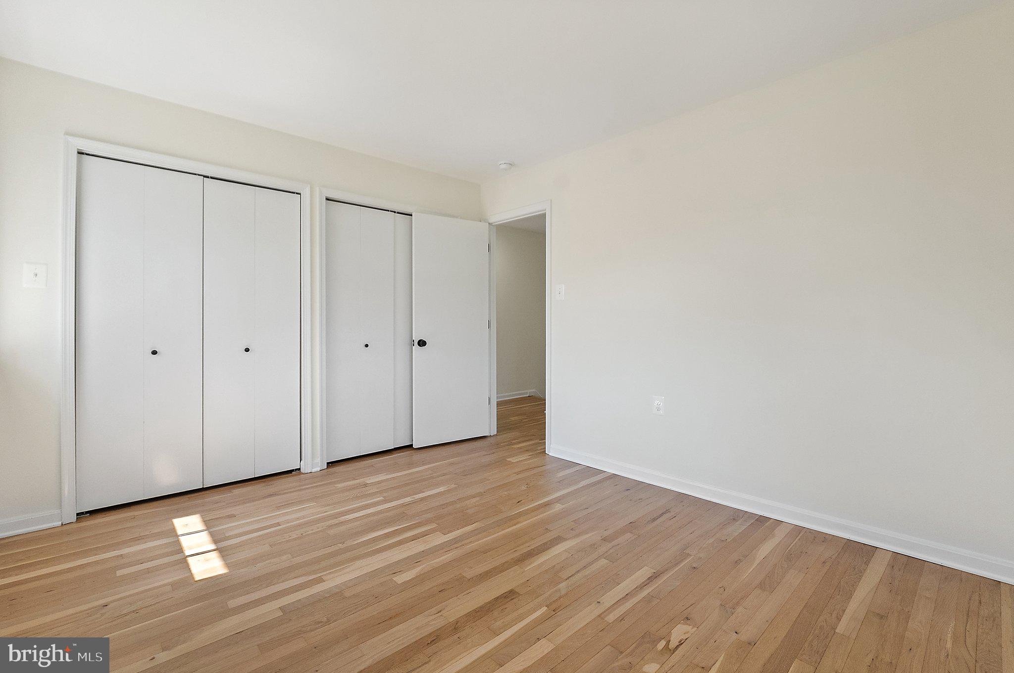 COUNTRY CLUB HILLS - Residential