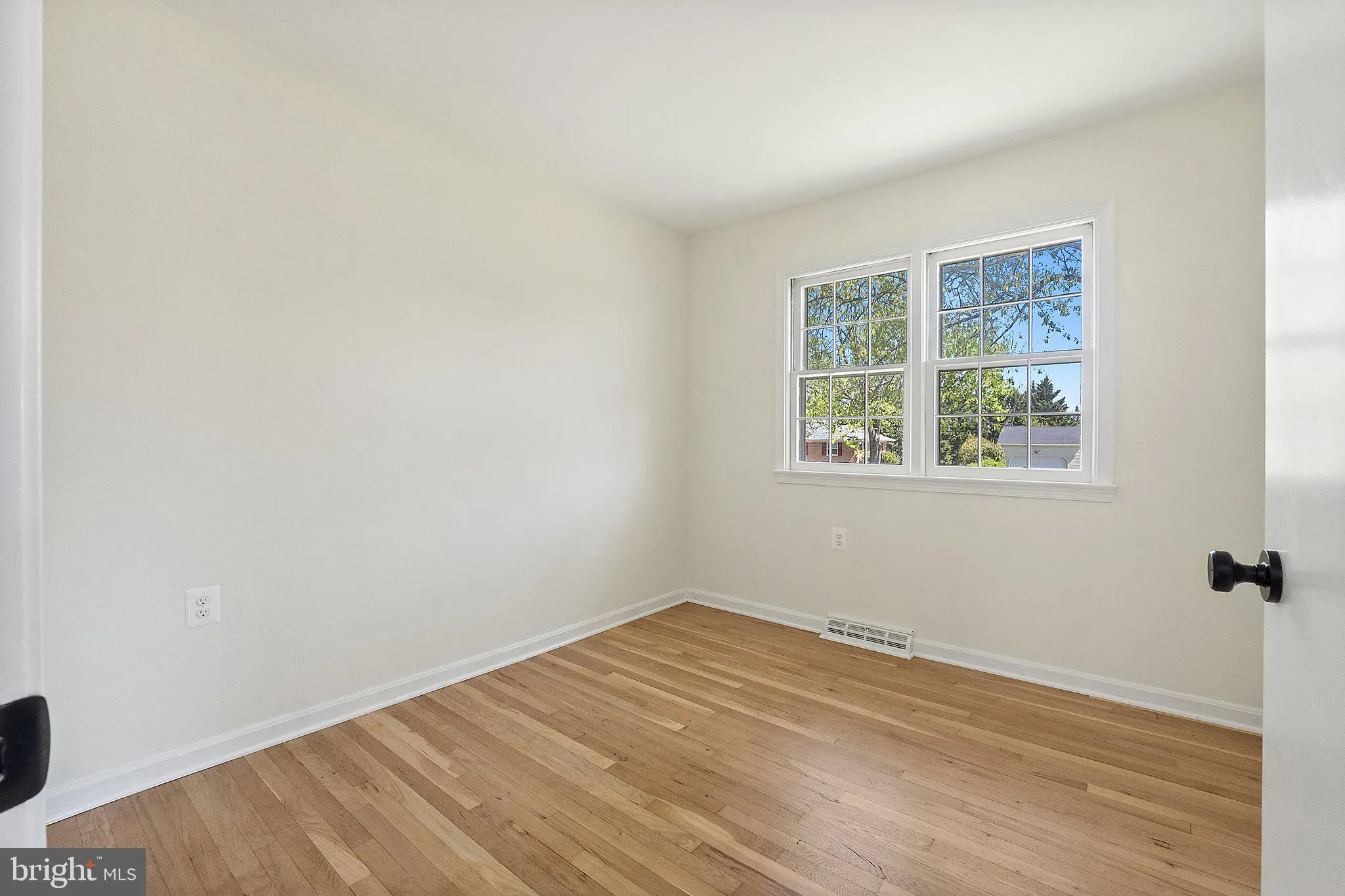 Purcellville, Virginia 20132, United States, 5 Bedrooms Bedrooms, ,3 BathroomsBathrooms,Residential,Contingent,112793