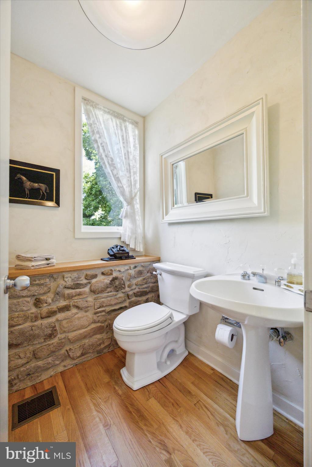 WALMERE MANOR - Residential