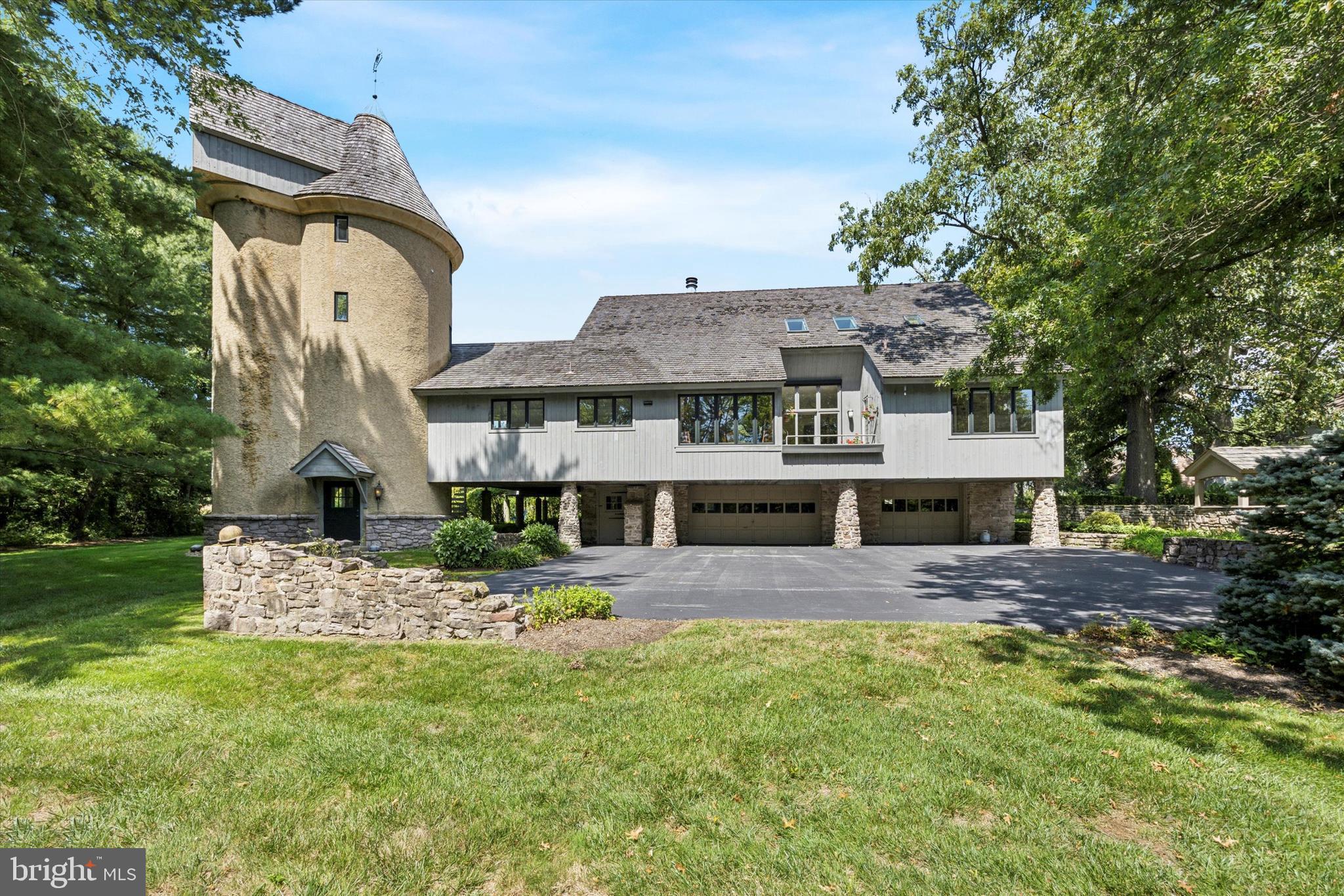 WALMERE MANOR - Residential