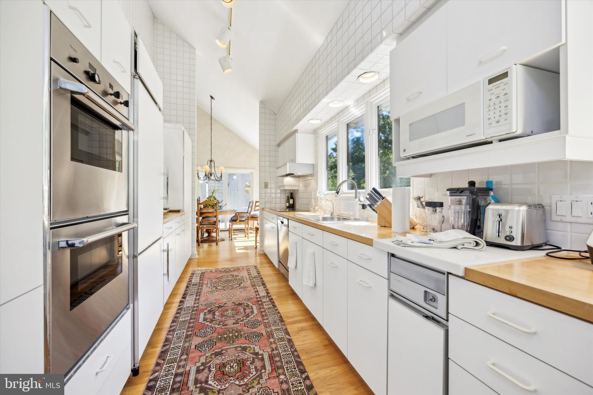 WALMERE MANOR - Residential