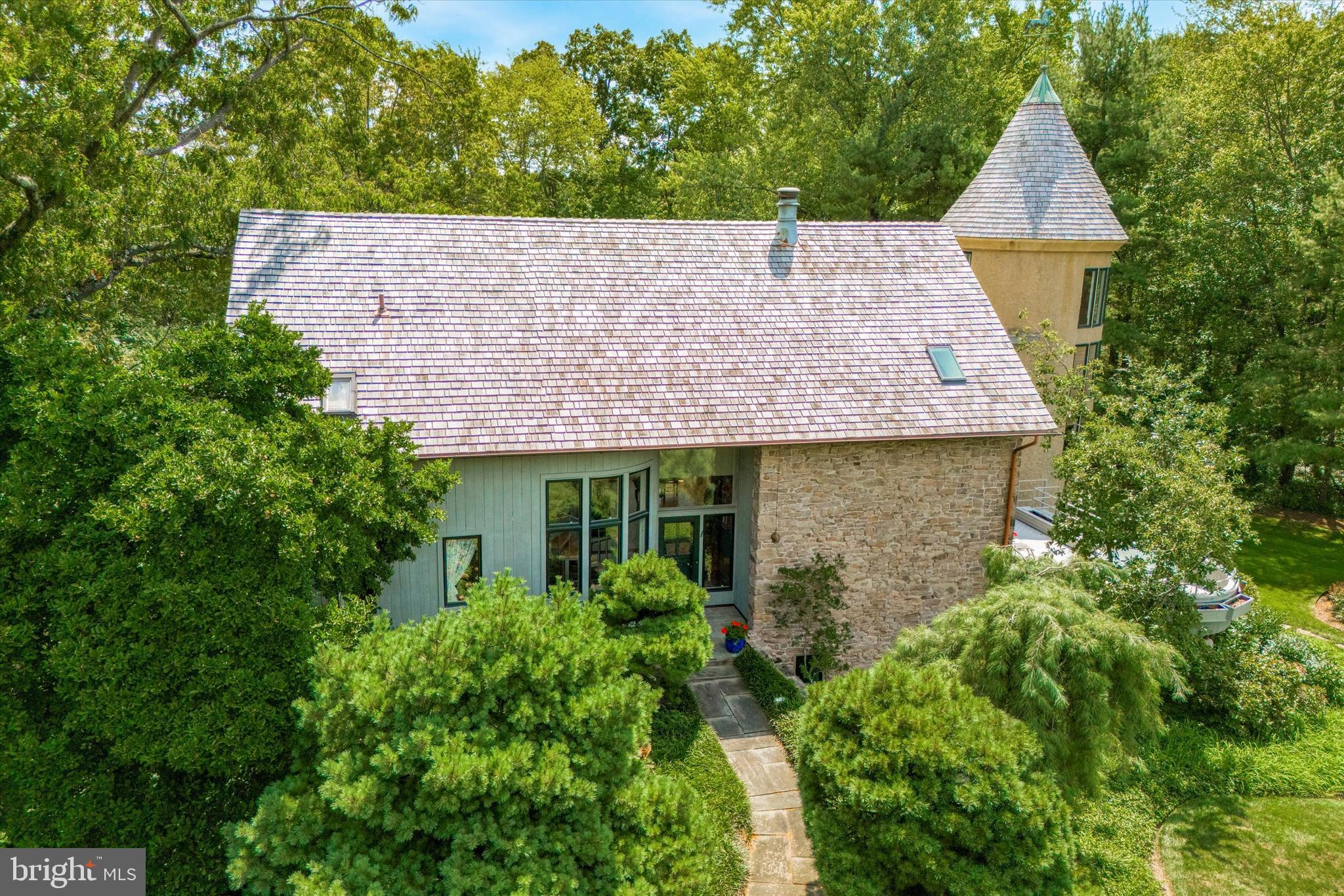 WALMERE MANOR - Residential