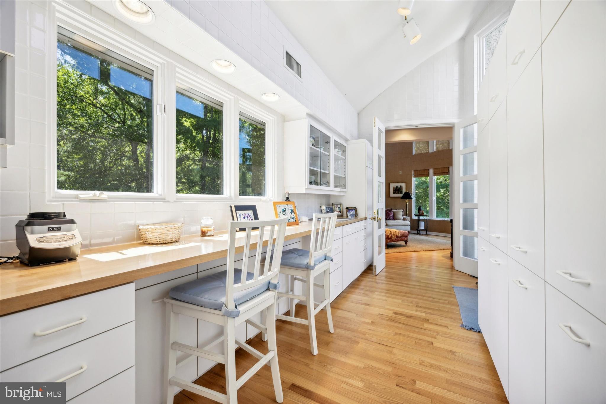 WALMERE MANOR - Residential