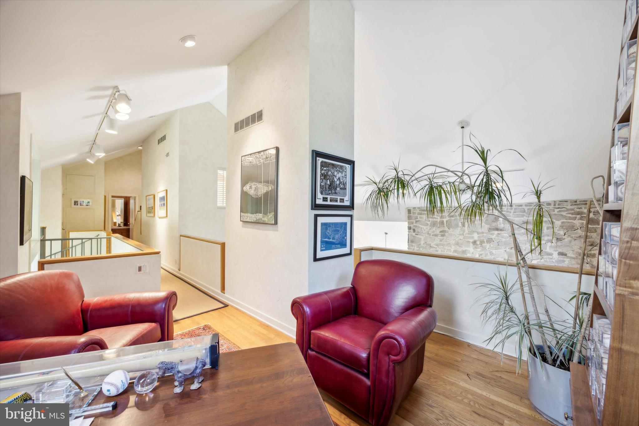 WALMERE MANOR - Residential