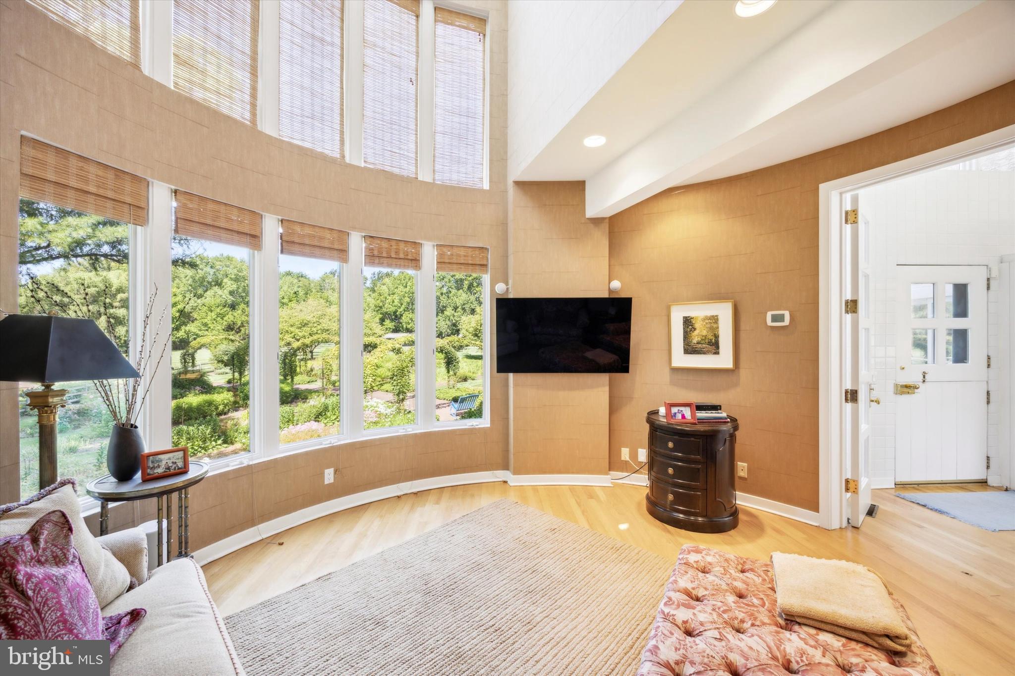 WALMERE MANOR - Residential