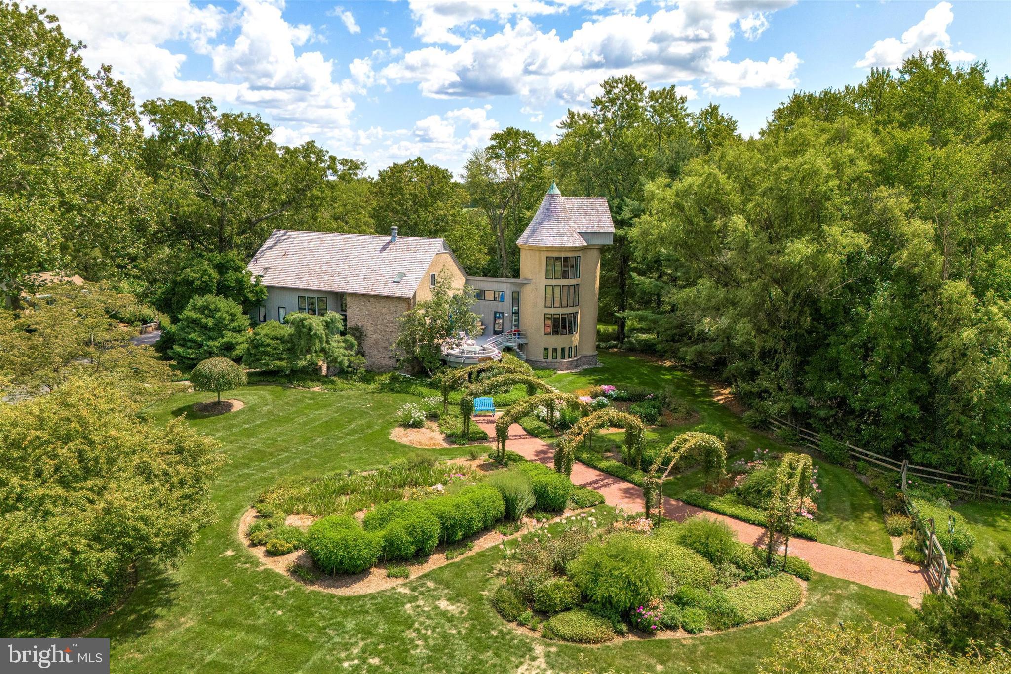 WALMERE MANOR - Residential