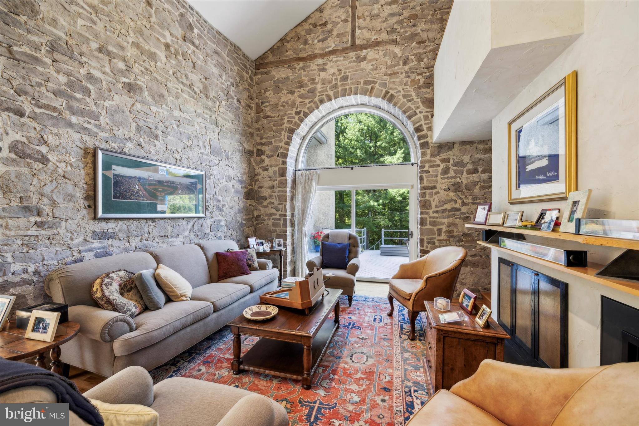 WALMERE MANOR - Residential