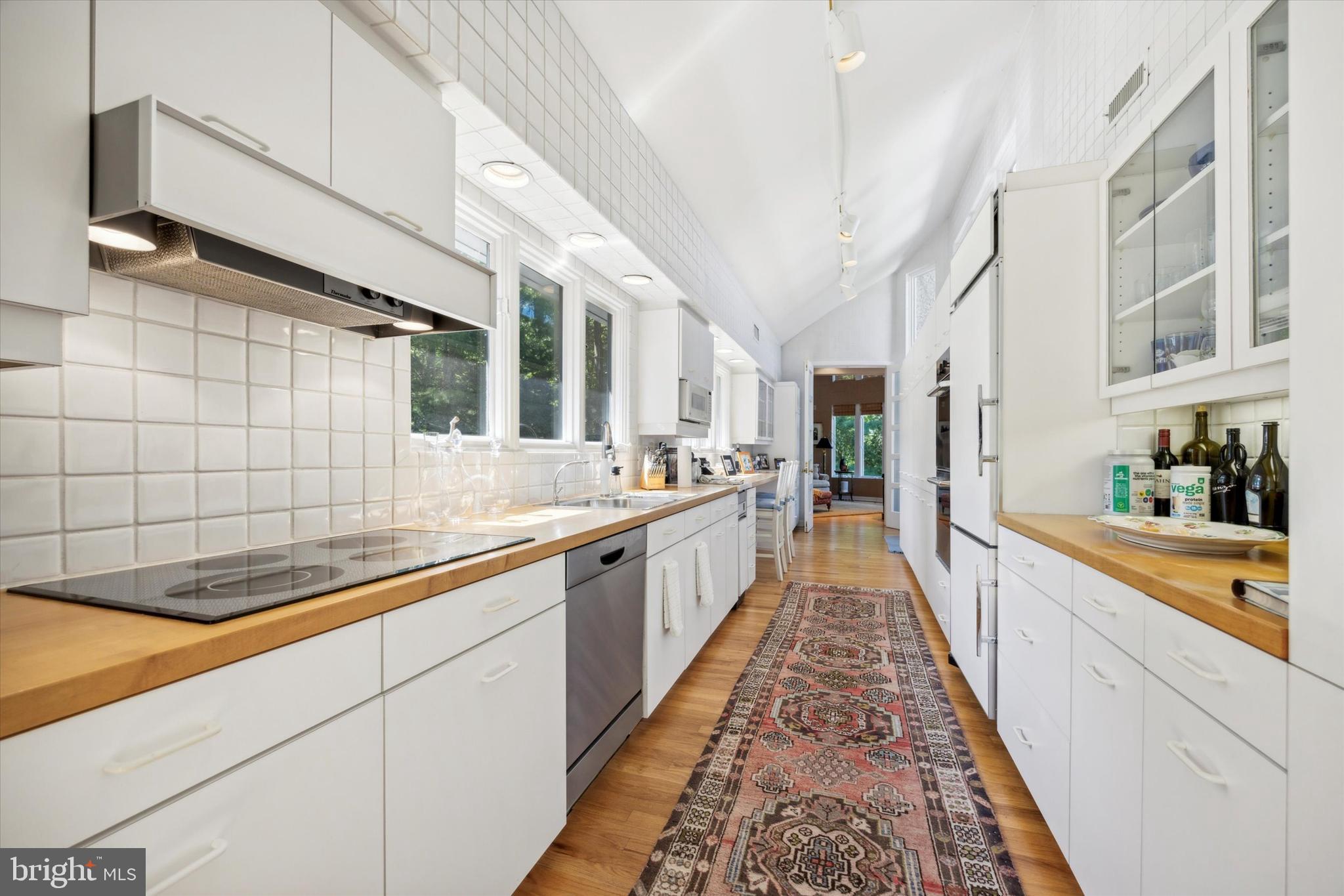 WALMERE MANOR - Residential