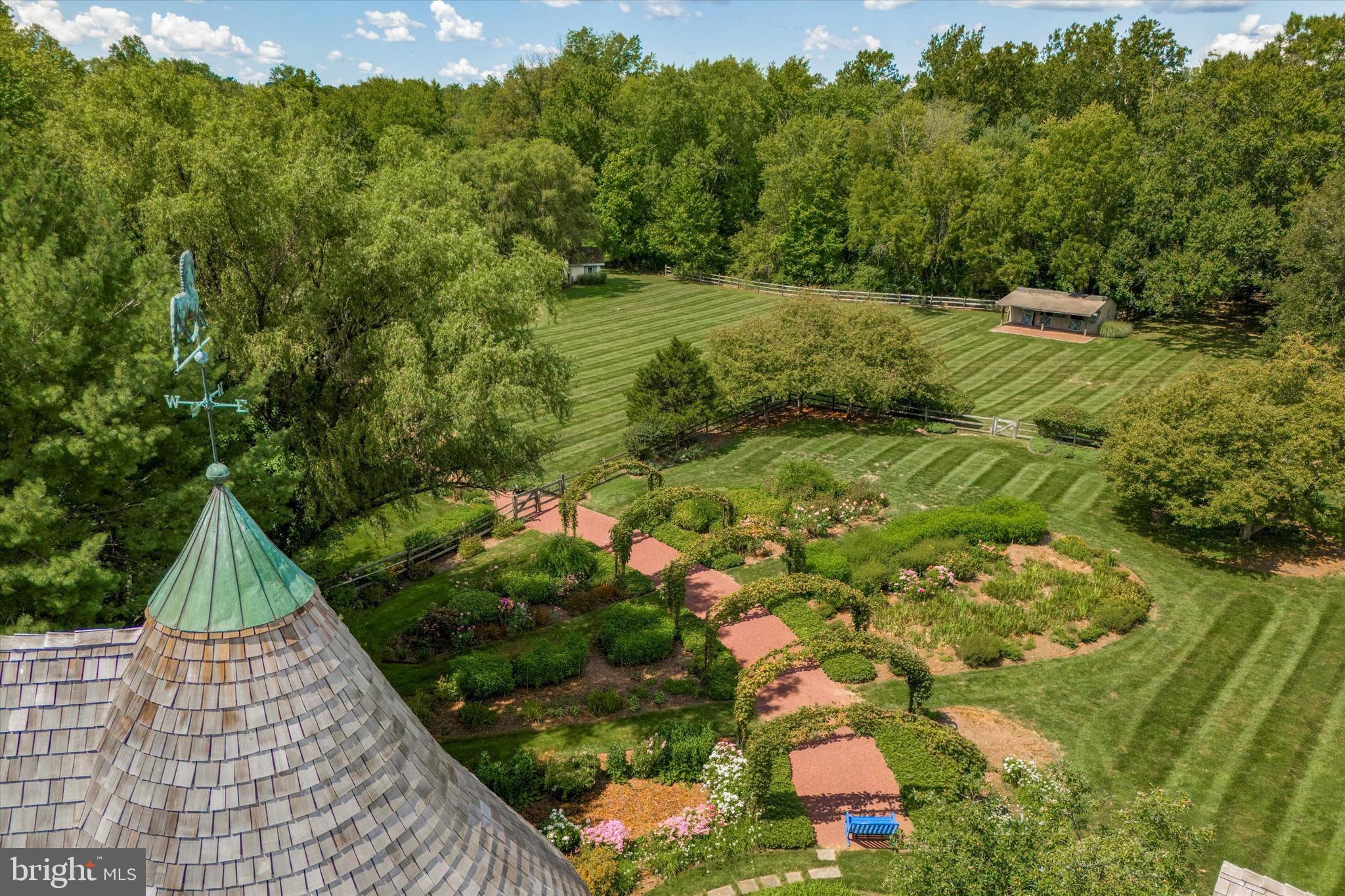 WALMERE MANOR - Residential