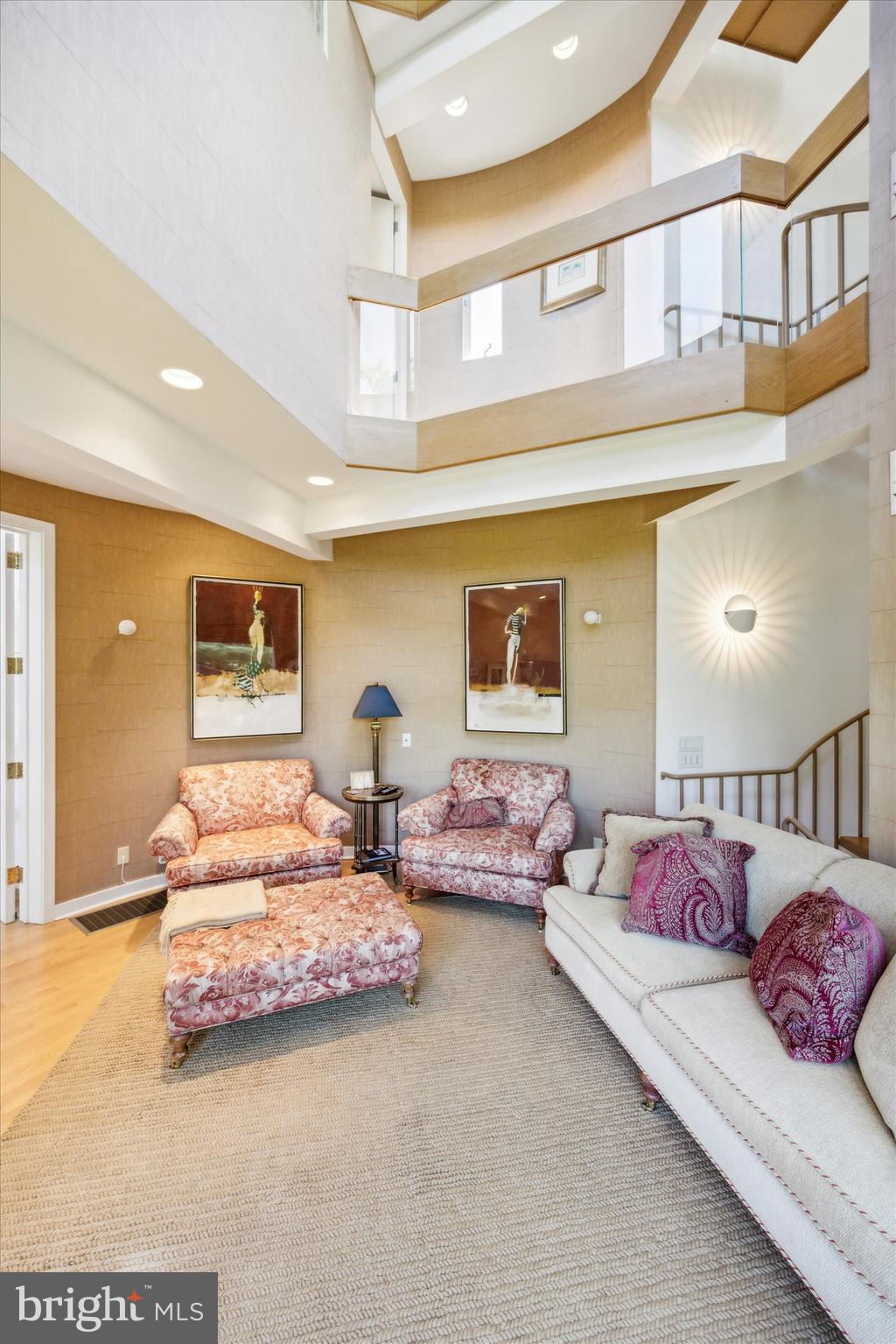 WALMERE MANOR - Residential