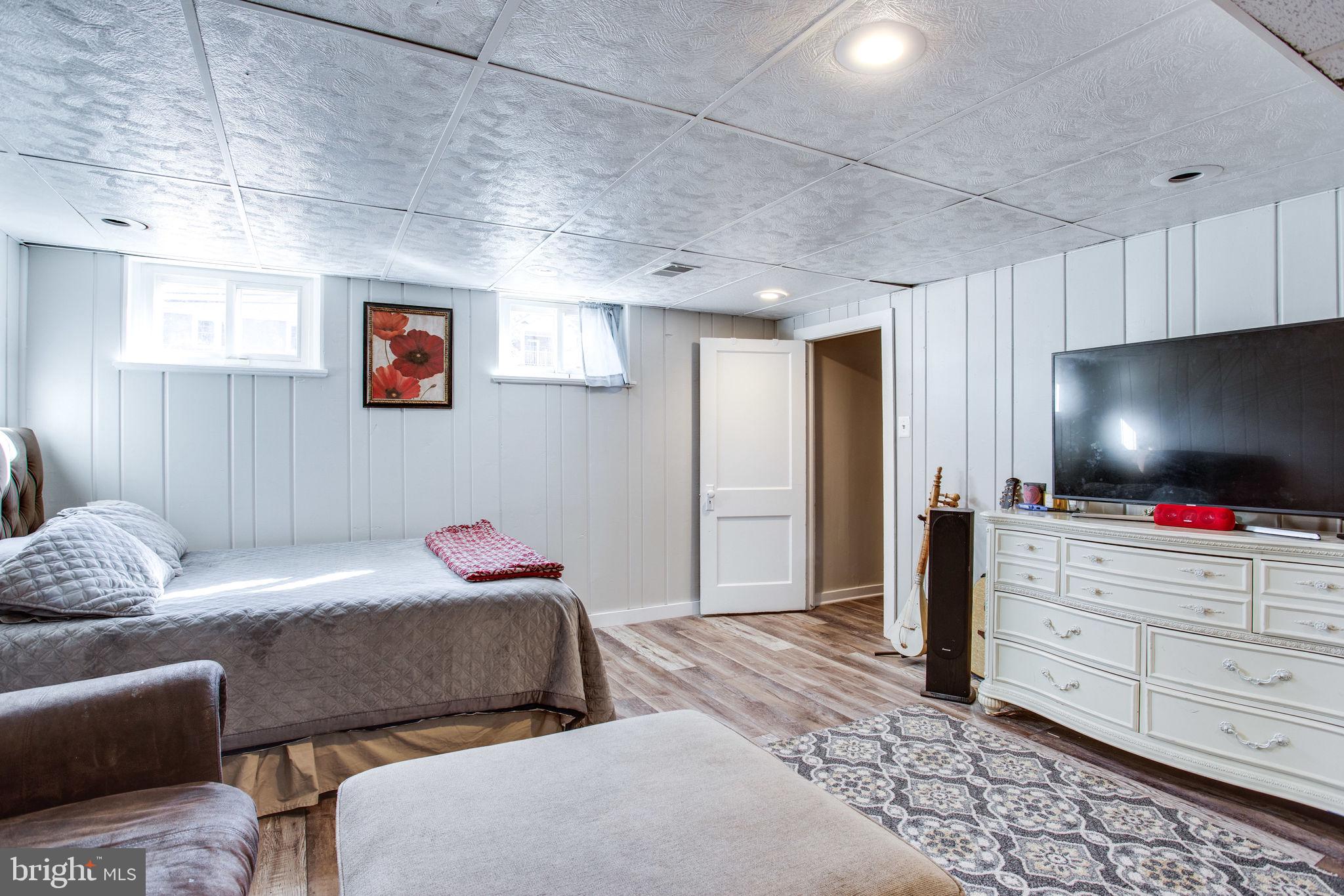 NORTH BARCROFT - Residential