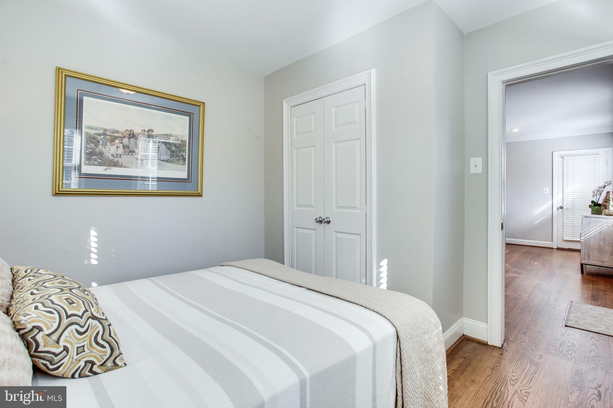 NORTH BARCROFT - Residential