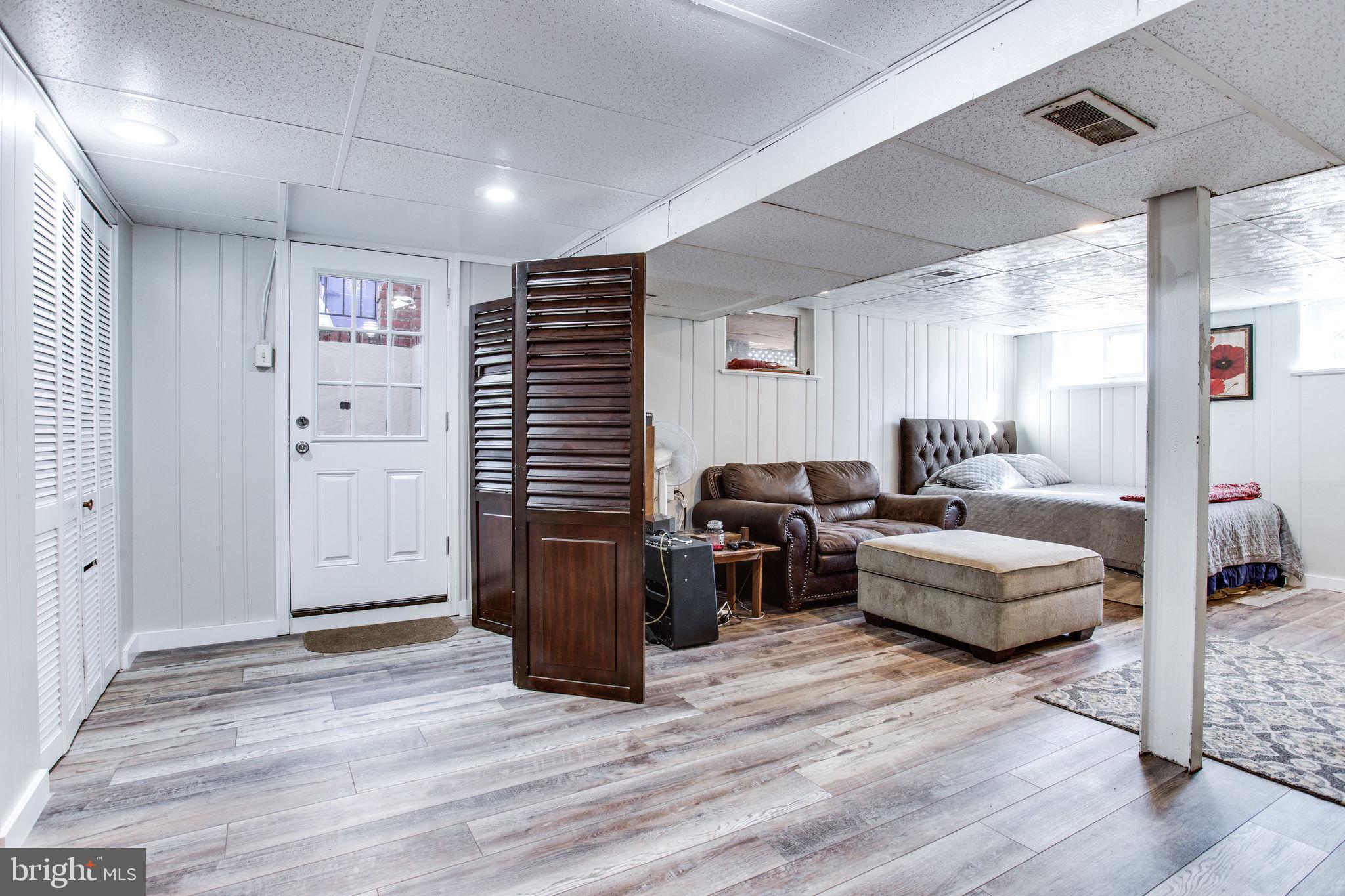 NORTH BARCROFT - Residential