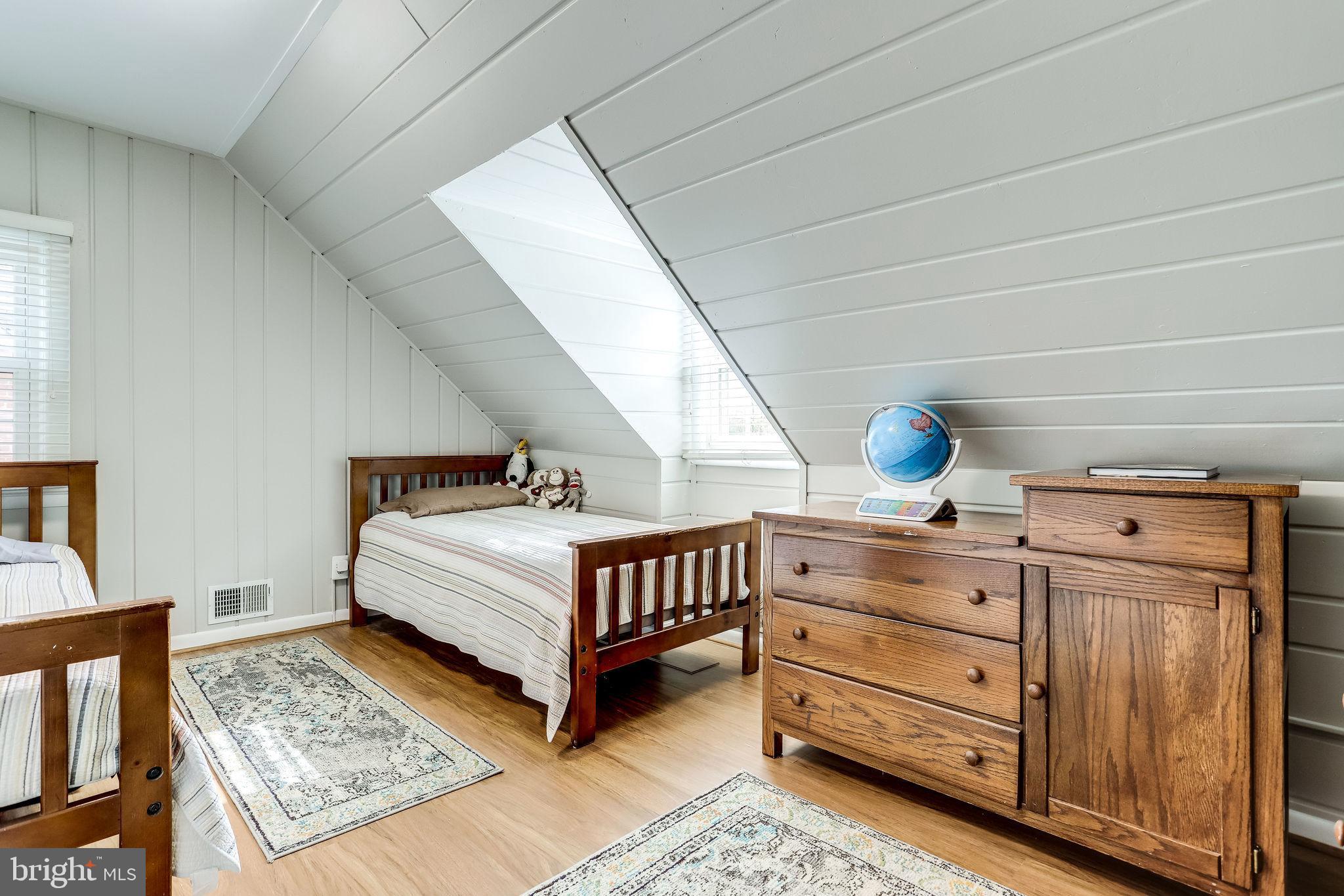 NORTH BARCROFT - Residential