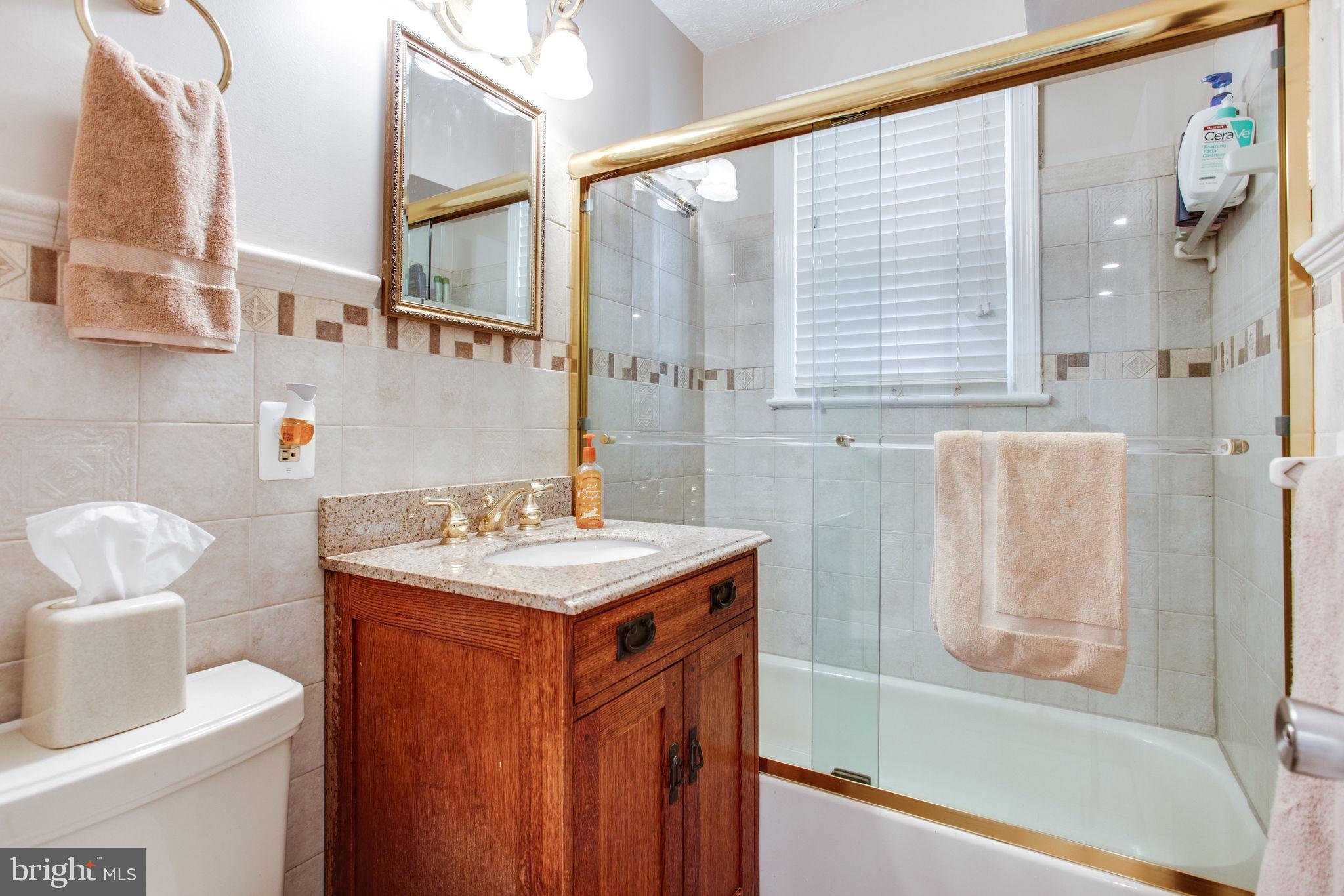 NORTH BARCROFT - Residential