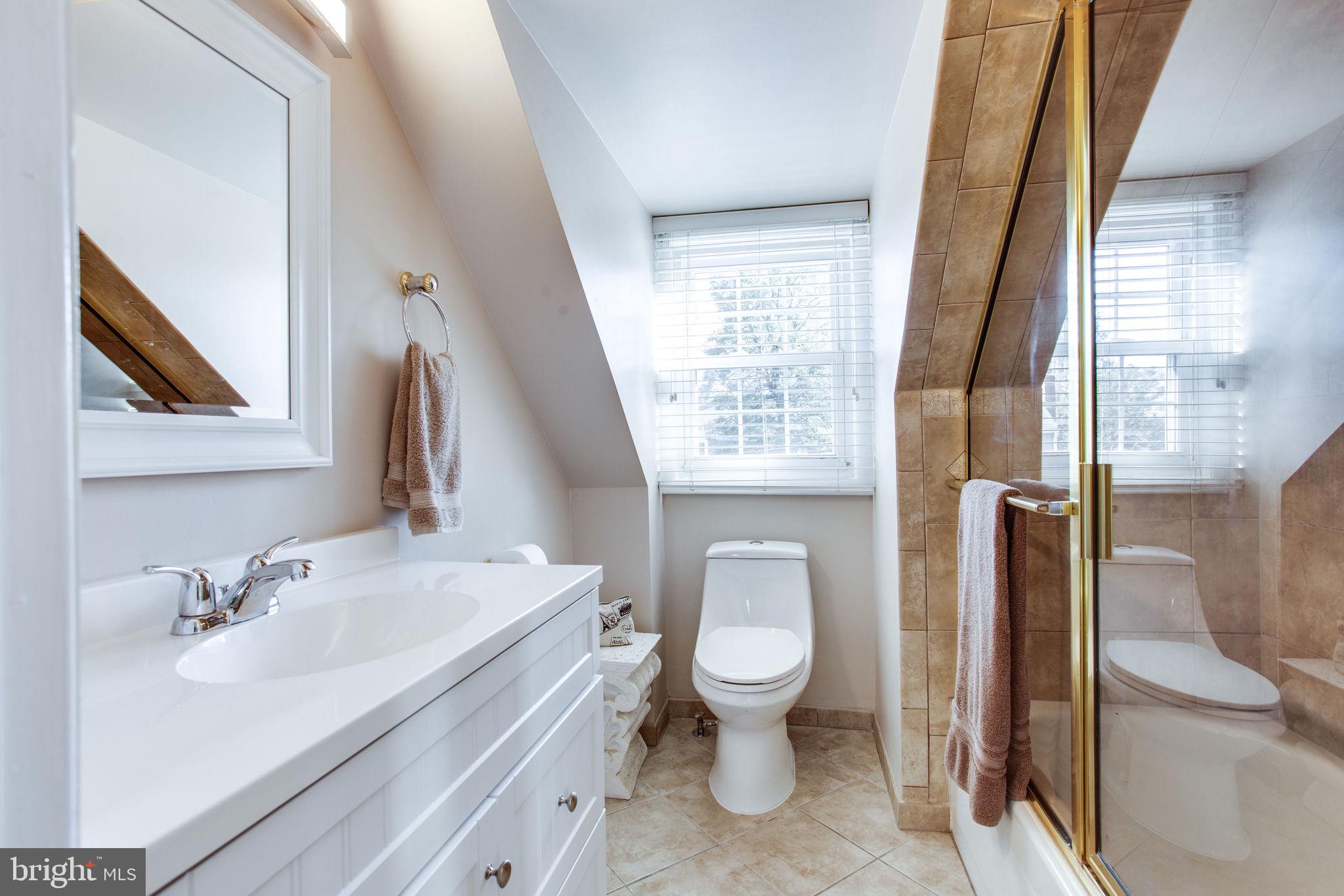 NORTH BARCROFT - Residential