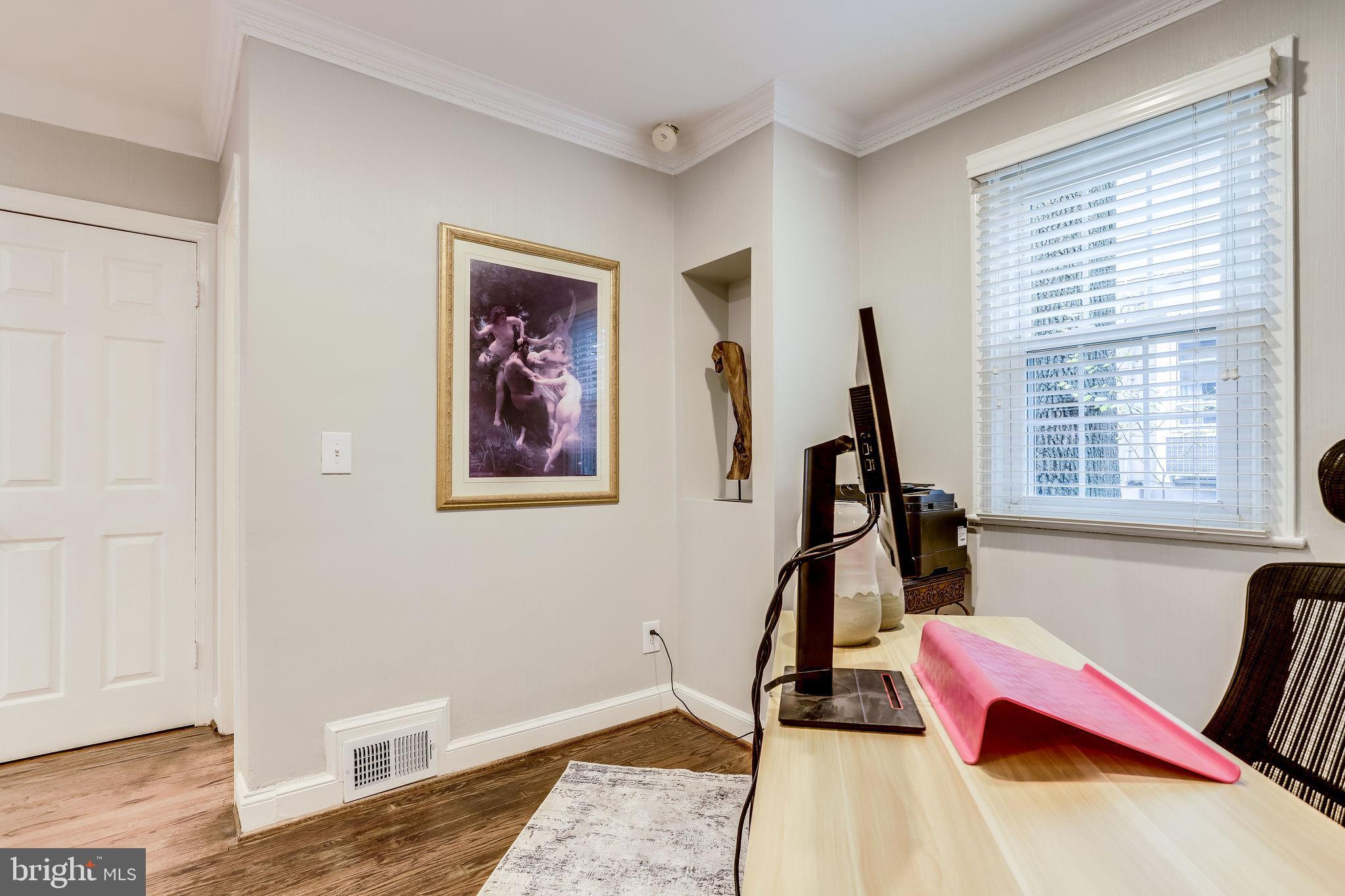 NORTH BARCROFT - Residential