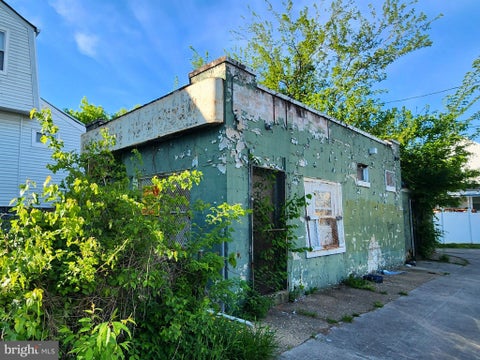 Townhouse For Sale - 5224 Cuthbert Avenue<br/> BALTIMORE, MD 21215
