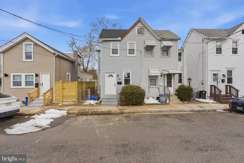 MLS: NJCD2111890