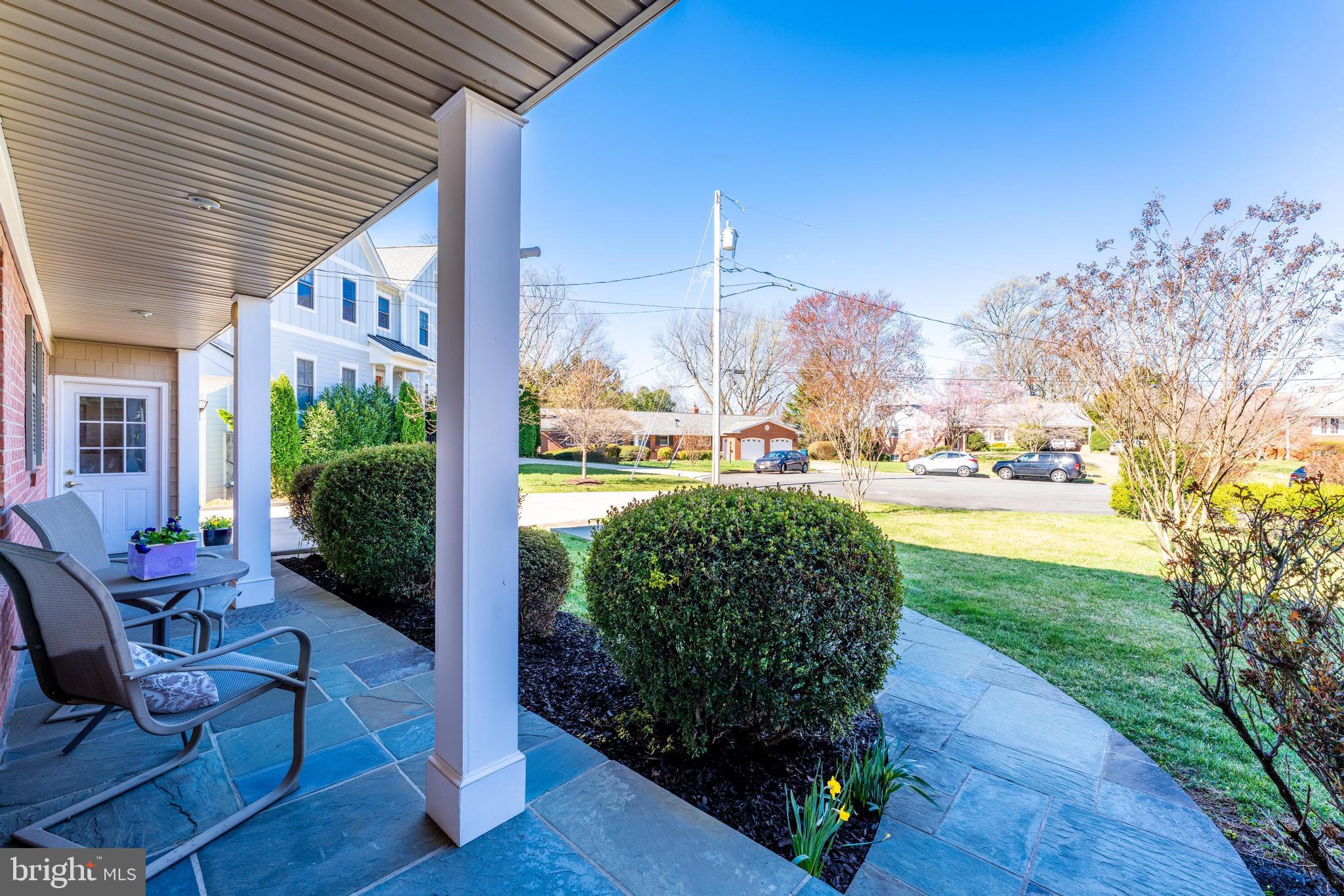 1811 LANSING COURT