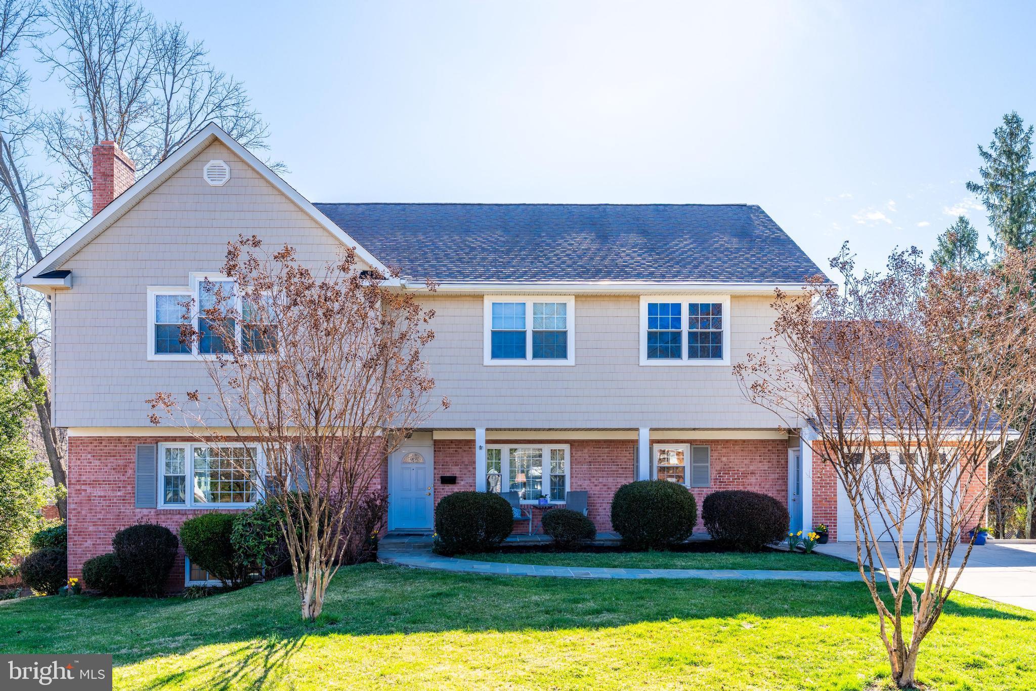 1811 LANSING COURT
