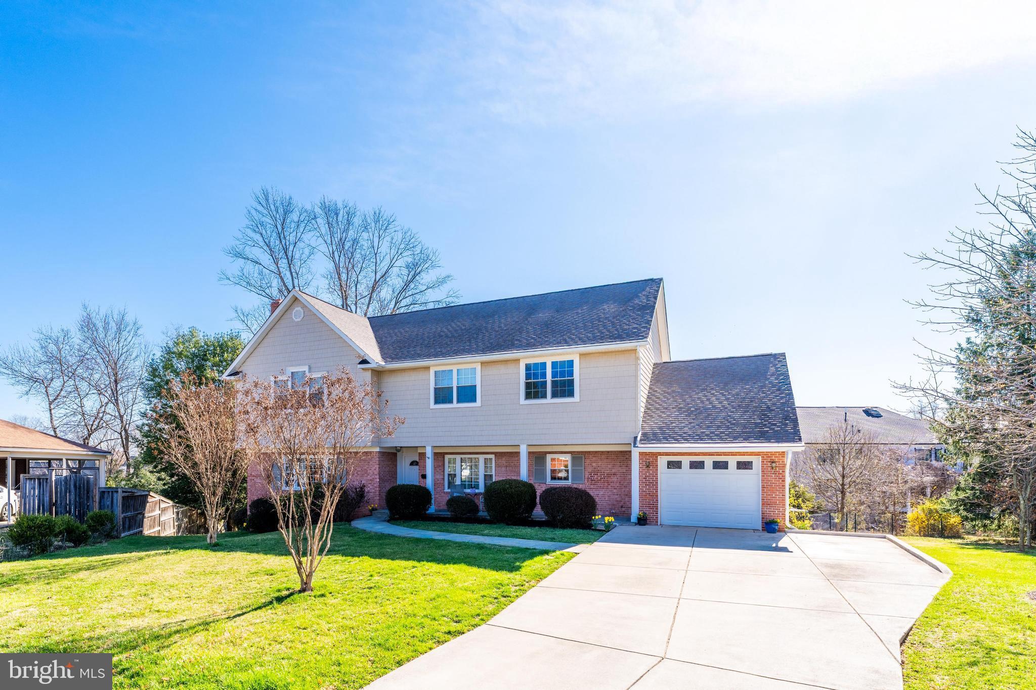 1811 LANSING COURT