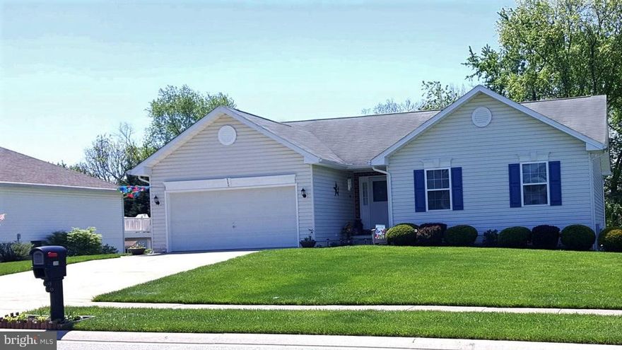 IMMACULATE 3 bdrm 3 full bath rancher in sought after Greenridge 2! First floor living at its best. Open floor plan with upgraded eat-in kitchen opening to large family room with separate dining room. Finished lower level with full bath, work shop, storage room and separate craft room. Large deck looking out to beautiful back yard with storage shed.