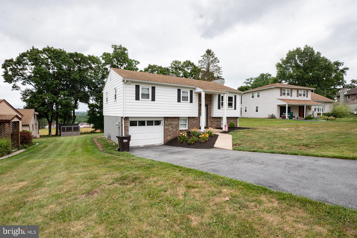 443 SILVER BROOK DRIVE