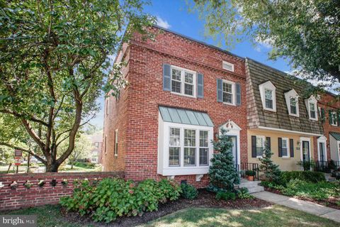 Photo of 6719 Fairfax Road #67, CHEVY CHASE, MD 20815 (MLS # MDMC2196862) Photo of 6719 Fairfax Road #67, CHEVY CHASE, MD 20815 (MLS # MDMC2196862)