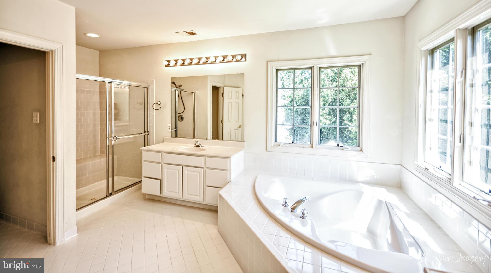 VILLAGES OF URBANA - Residential Lease