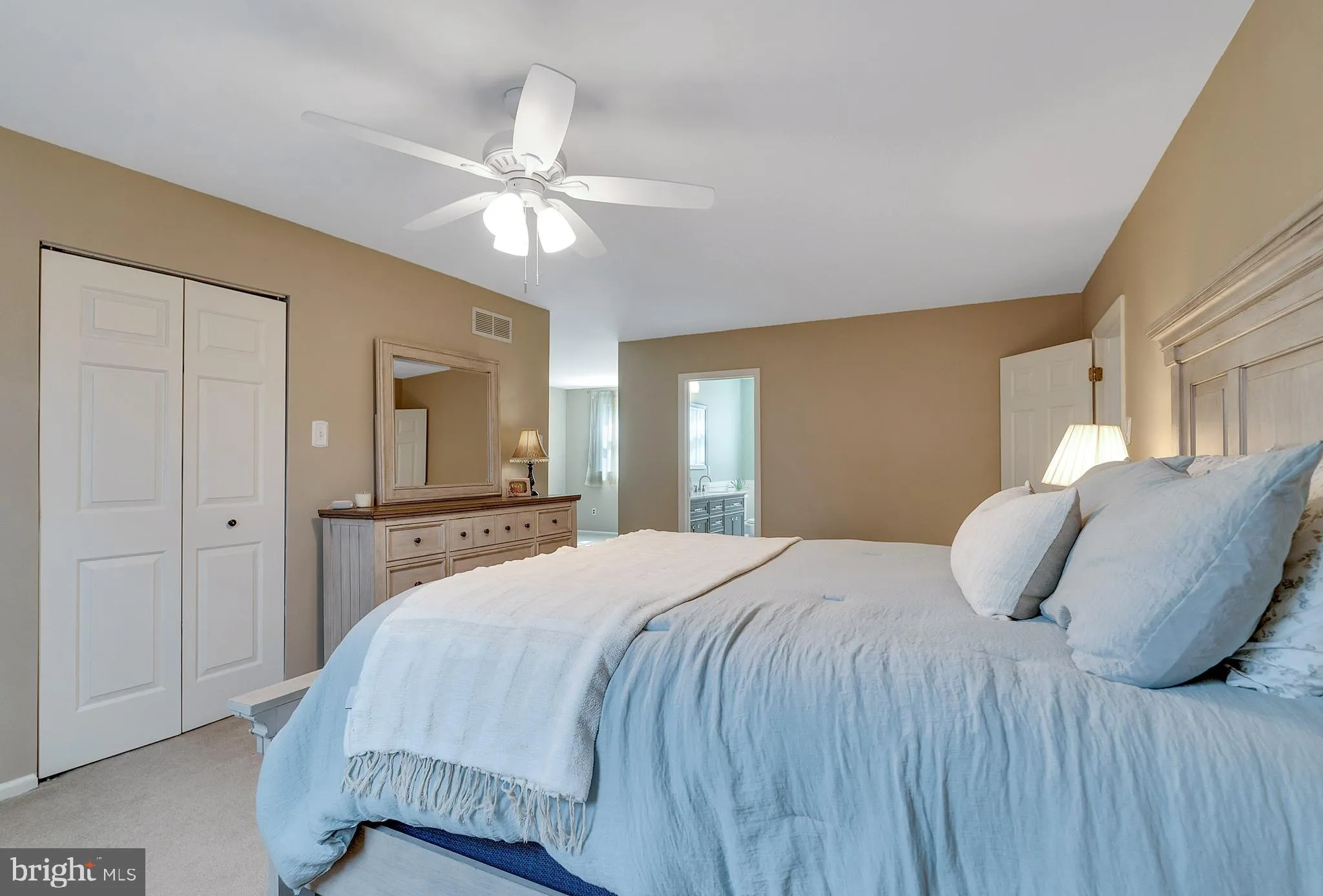 Norristown, Pennsylvania 19403, United States, 4 Bedrooms Bedrooms, ,3 BathroomsBathrooms,Residential,Pending,105270