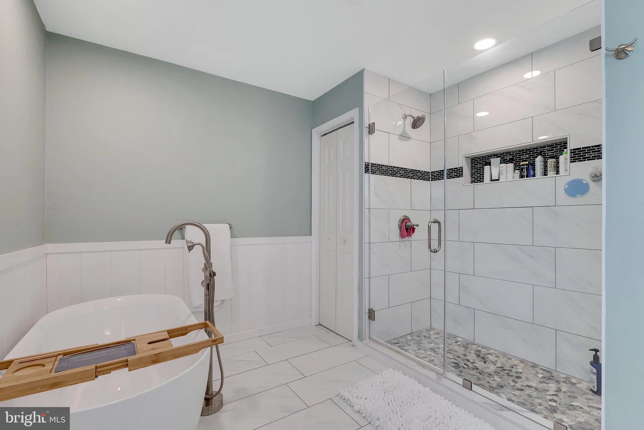 Norristown, Pennsylvania 19403, United States, 4 Bedrooms Bedrooms, ,3 BathroomsBathrooms,Residential,Pending,105270