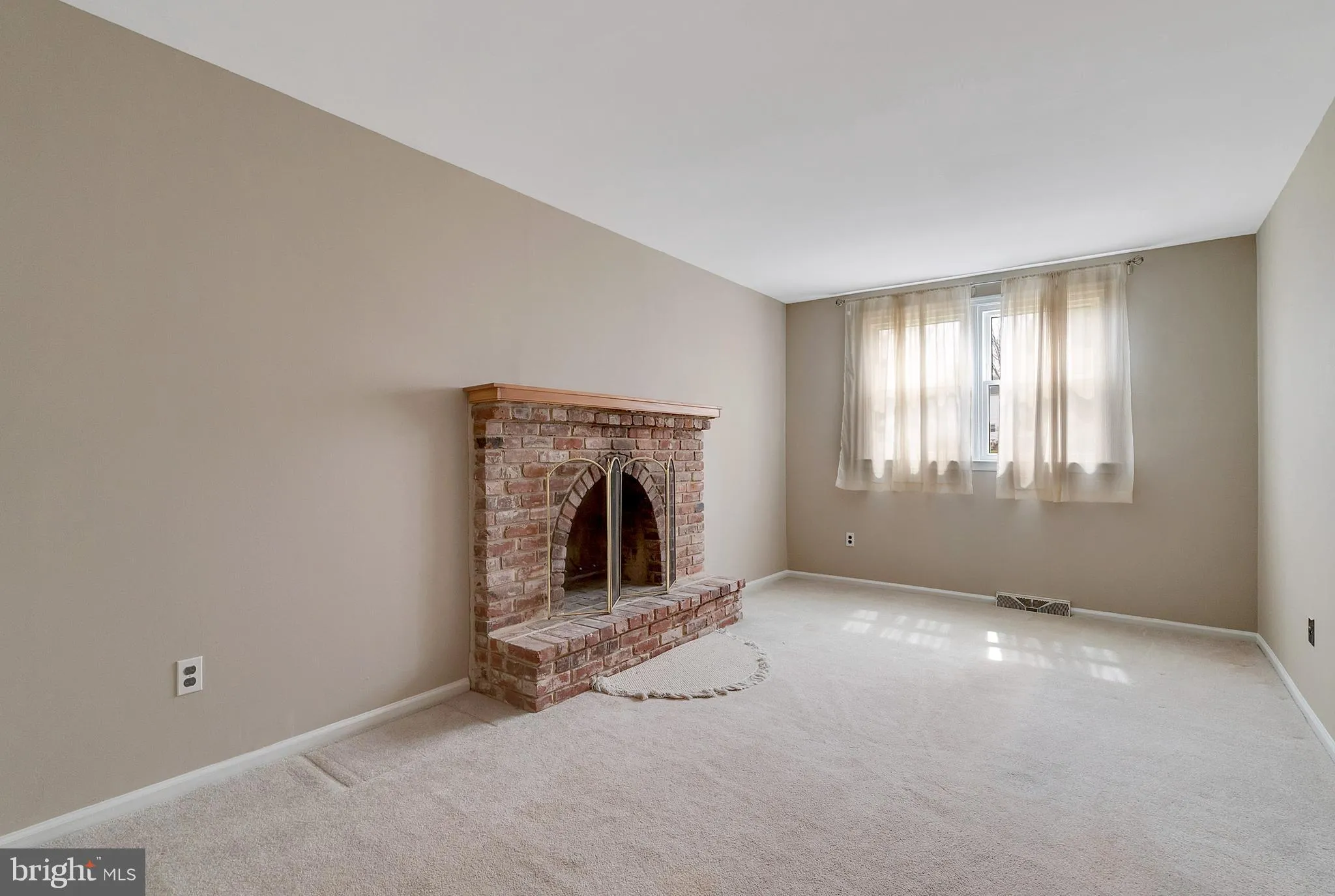 Norristown, Pennsylvania 19403, United States, 4 Bedrooms Bedrooms, ,3 BathroomsBathrooms,Residential,Pending,105270