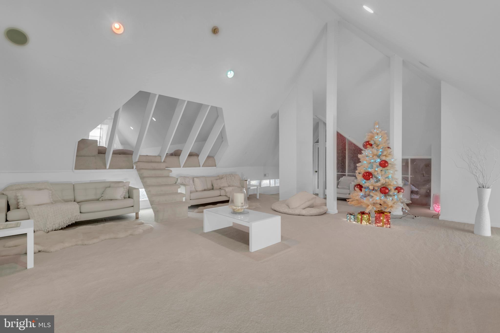 RIVER VIEW - Residential