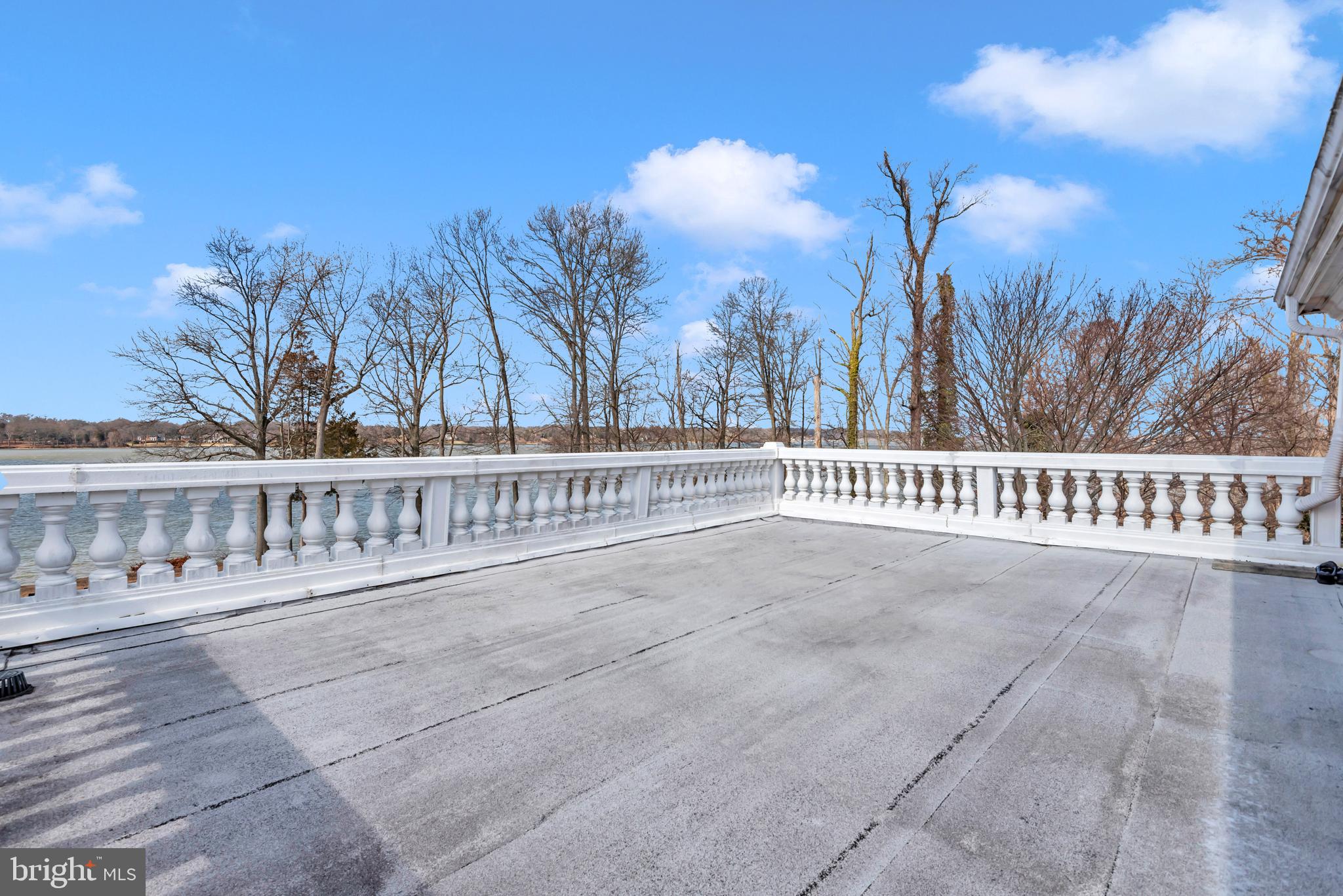 RIVER VIEW - Residential