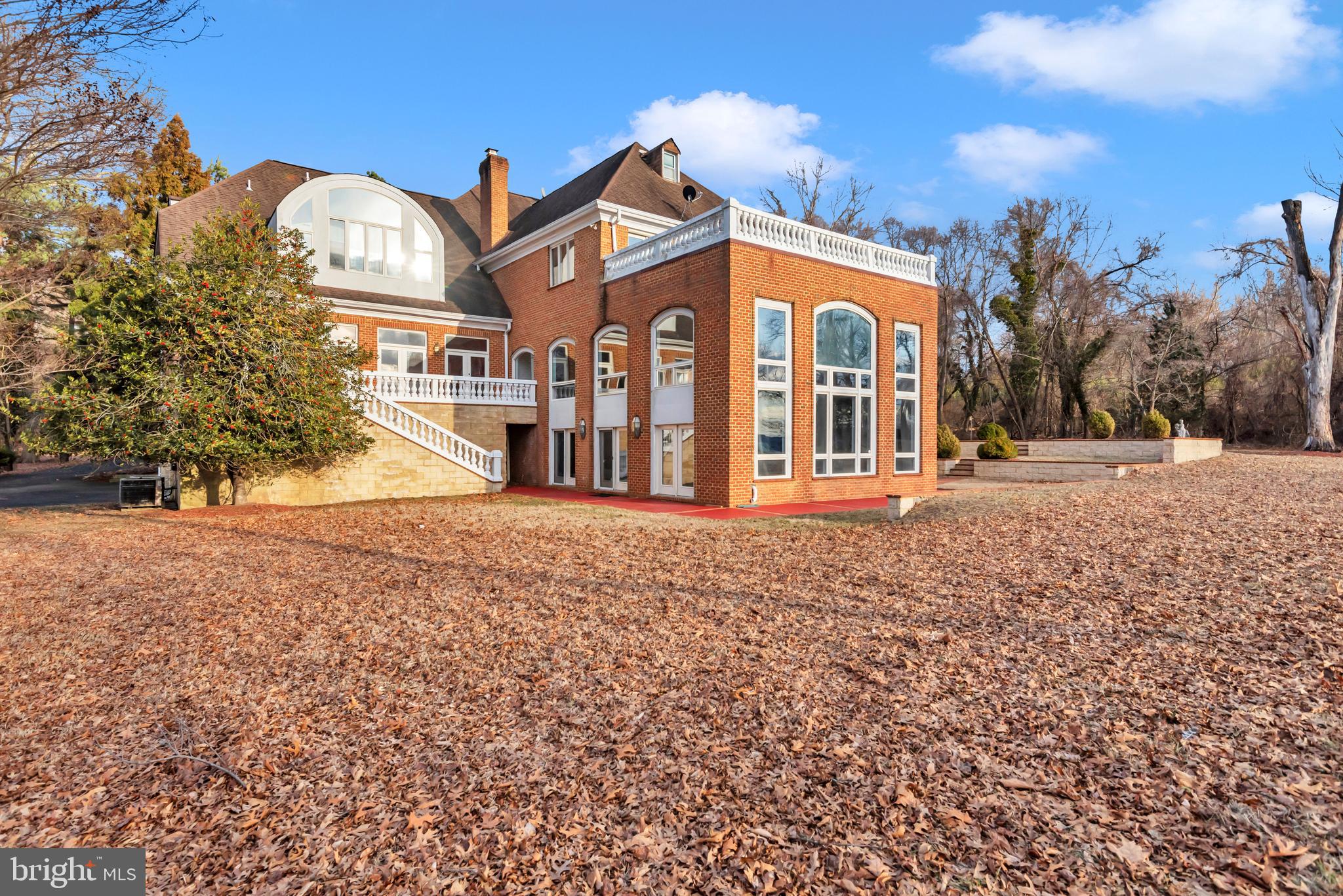 RIVER VIEW - Residential