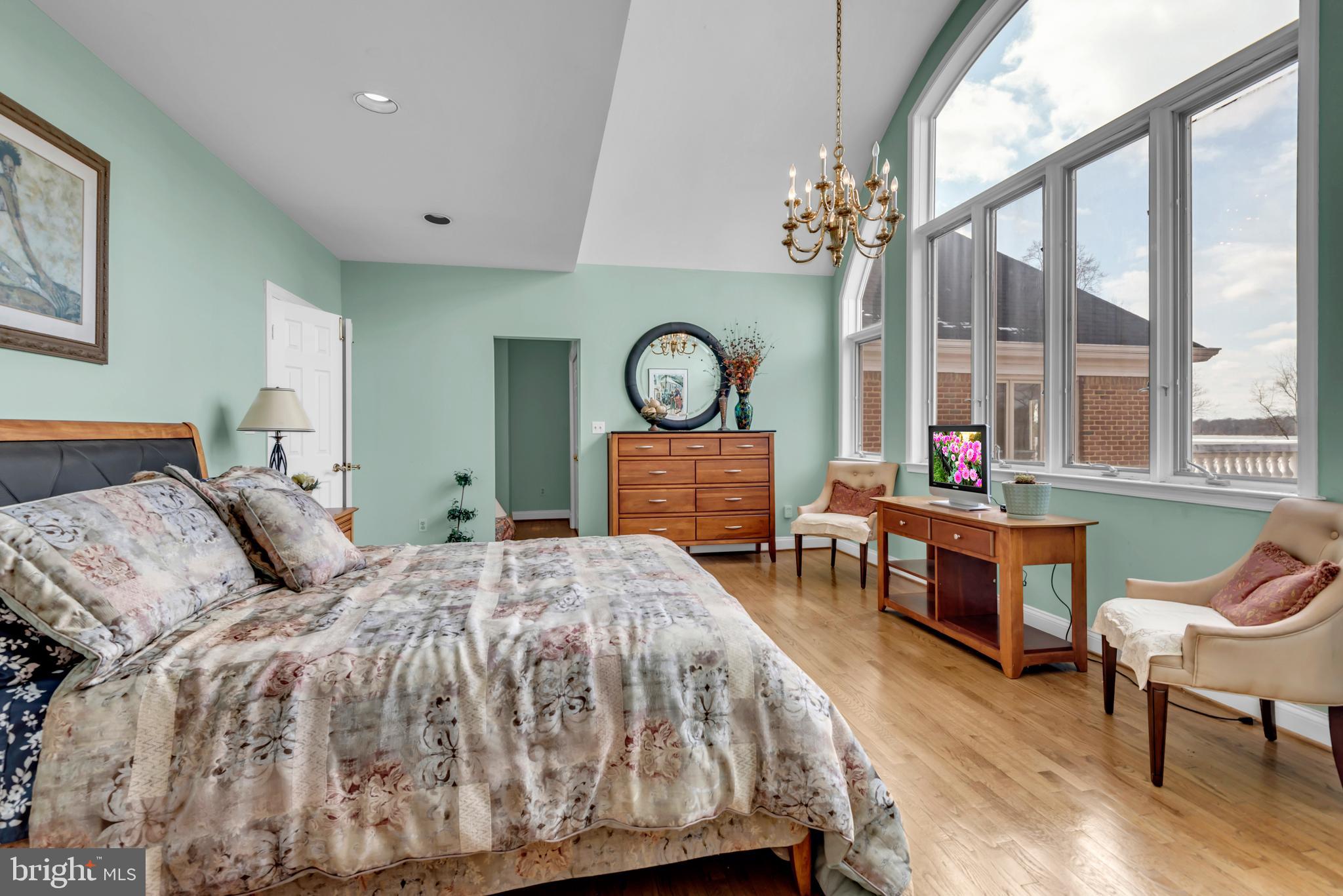 RIVER VIEW - Residential