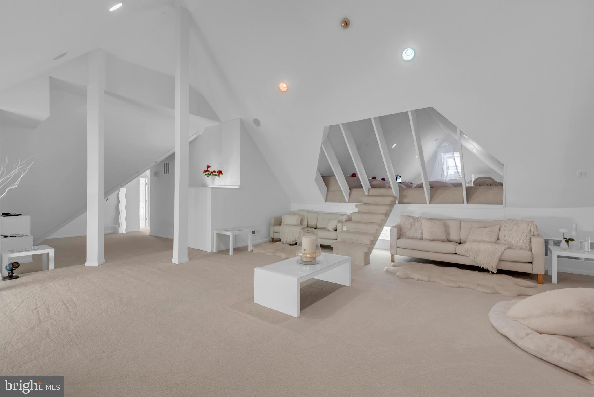 RIVER VIEW - Residential