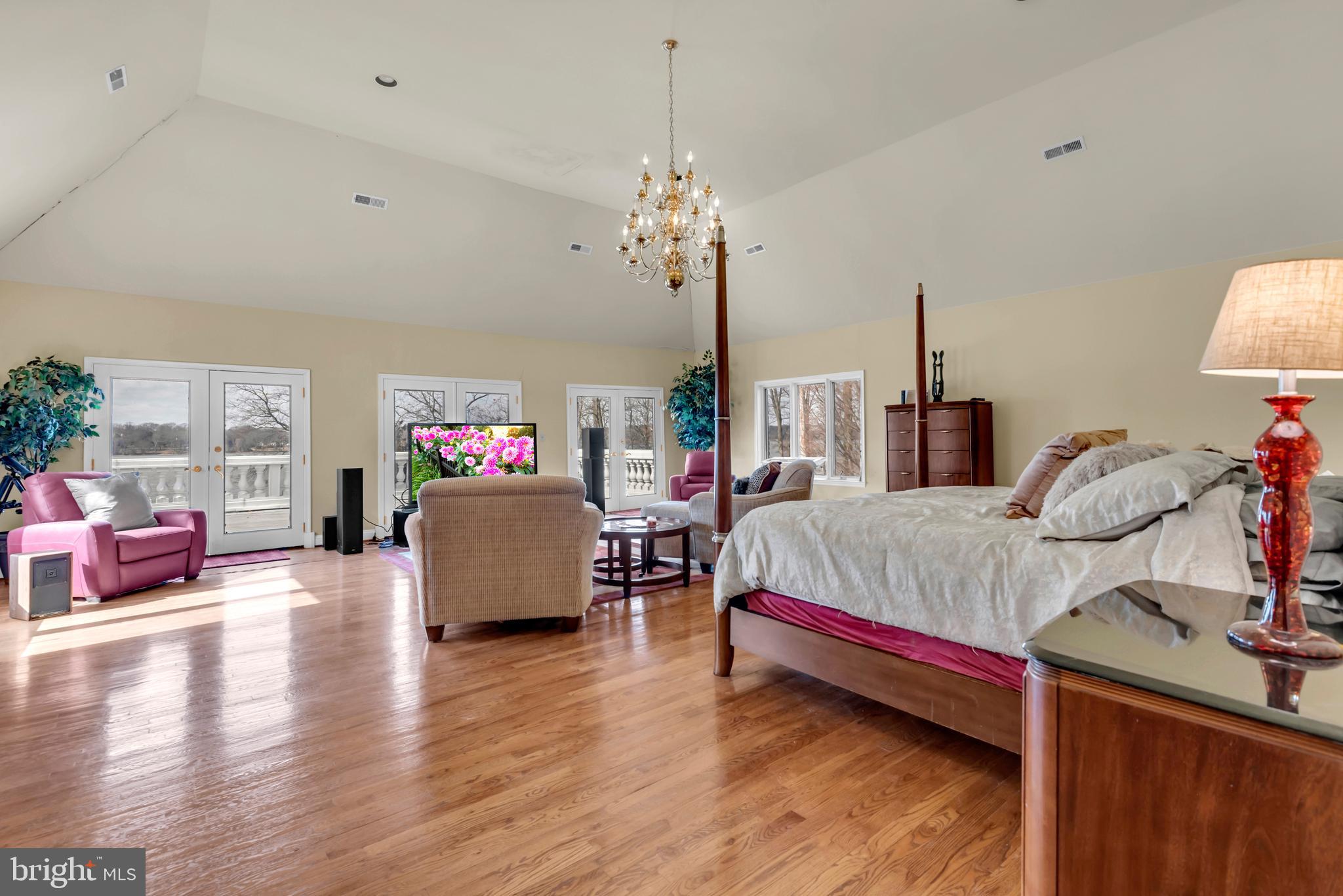 RIVER VIEW - Residential