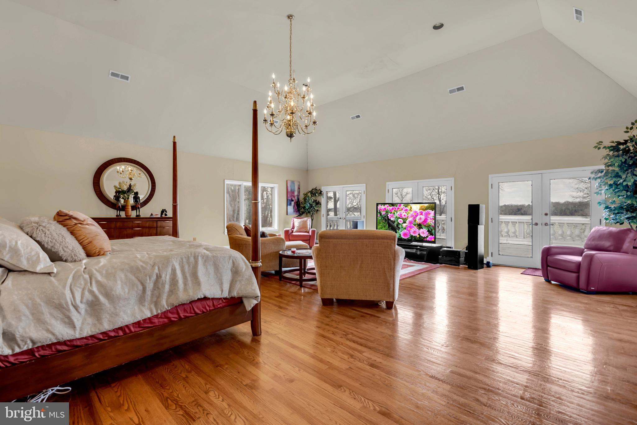 RIVER VIEW - Residential