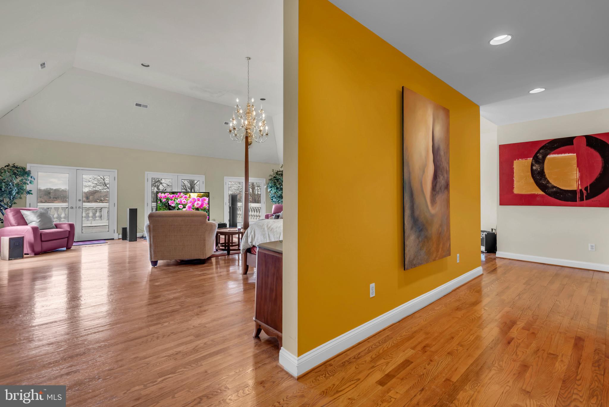 RIVER VIEW - Residential