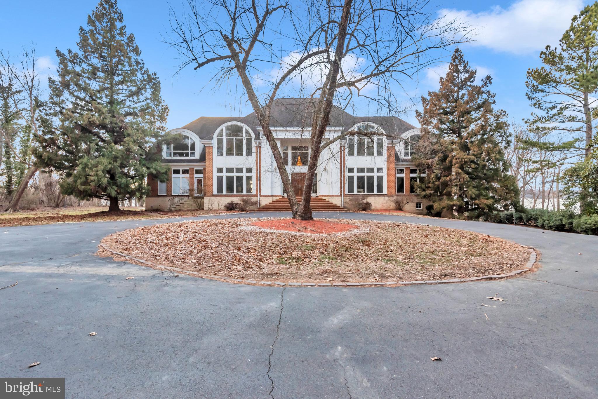 RIVER VIEW - Residential