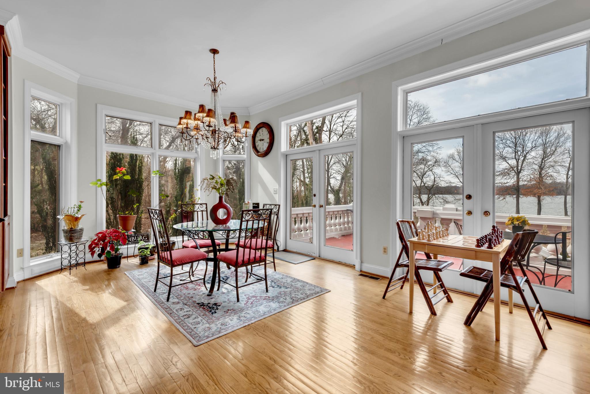 RIVER VIEW - Residential